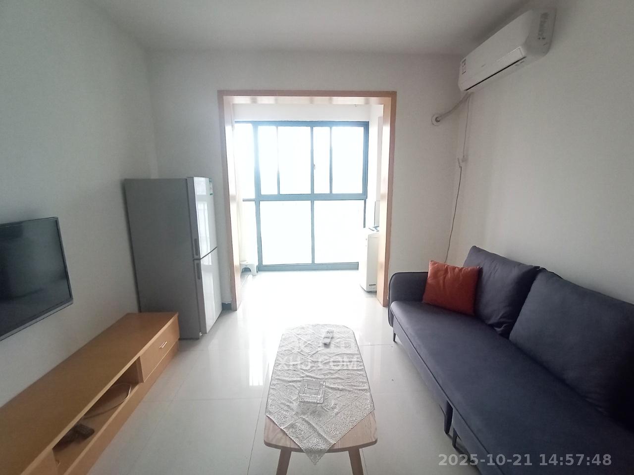 恒丰天湘华庭  1室1厅1卫    2500.0元/月 恒丰天湘华庭  1室1厅1卫    2500.0元/月