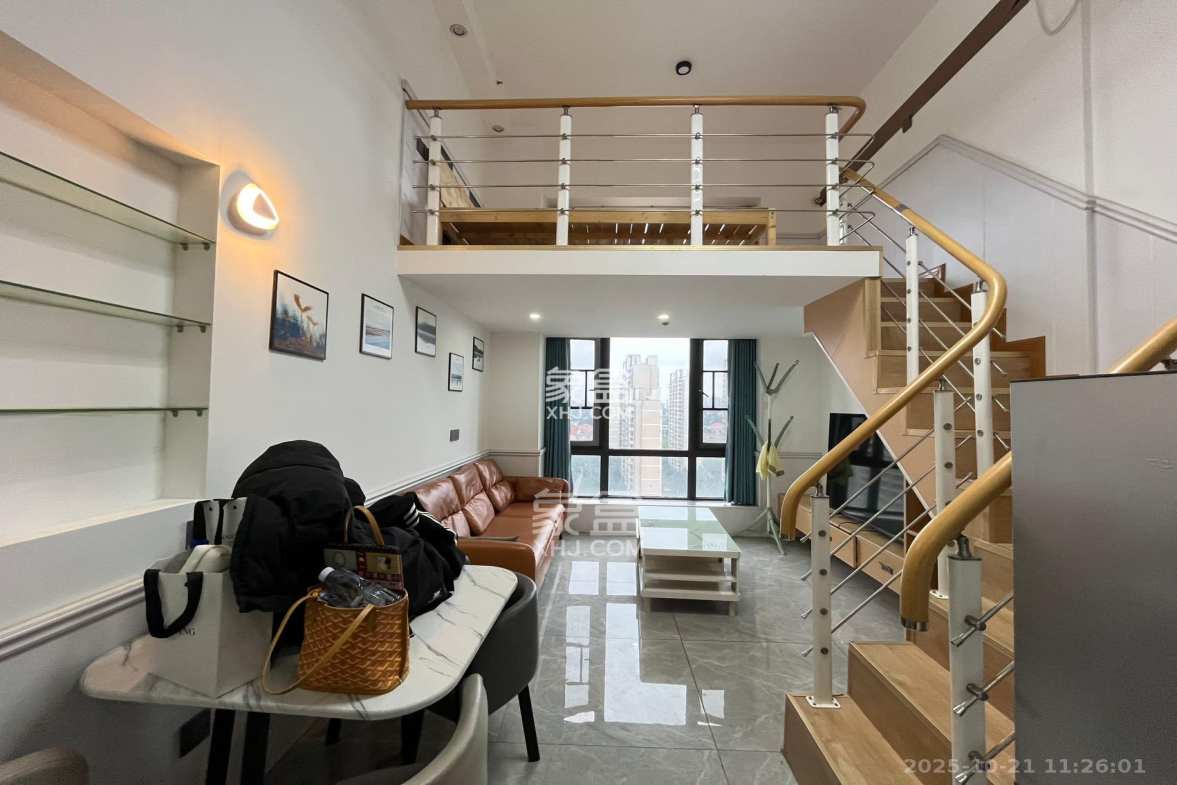 藏珑湖上公馆 2室2厅1卫 2500.0元/月 藏珑湖上公馆 2室2厅1卫 2500.0元/月室内图