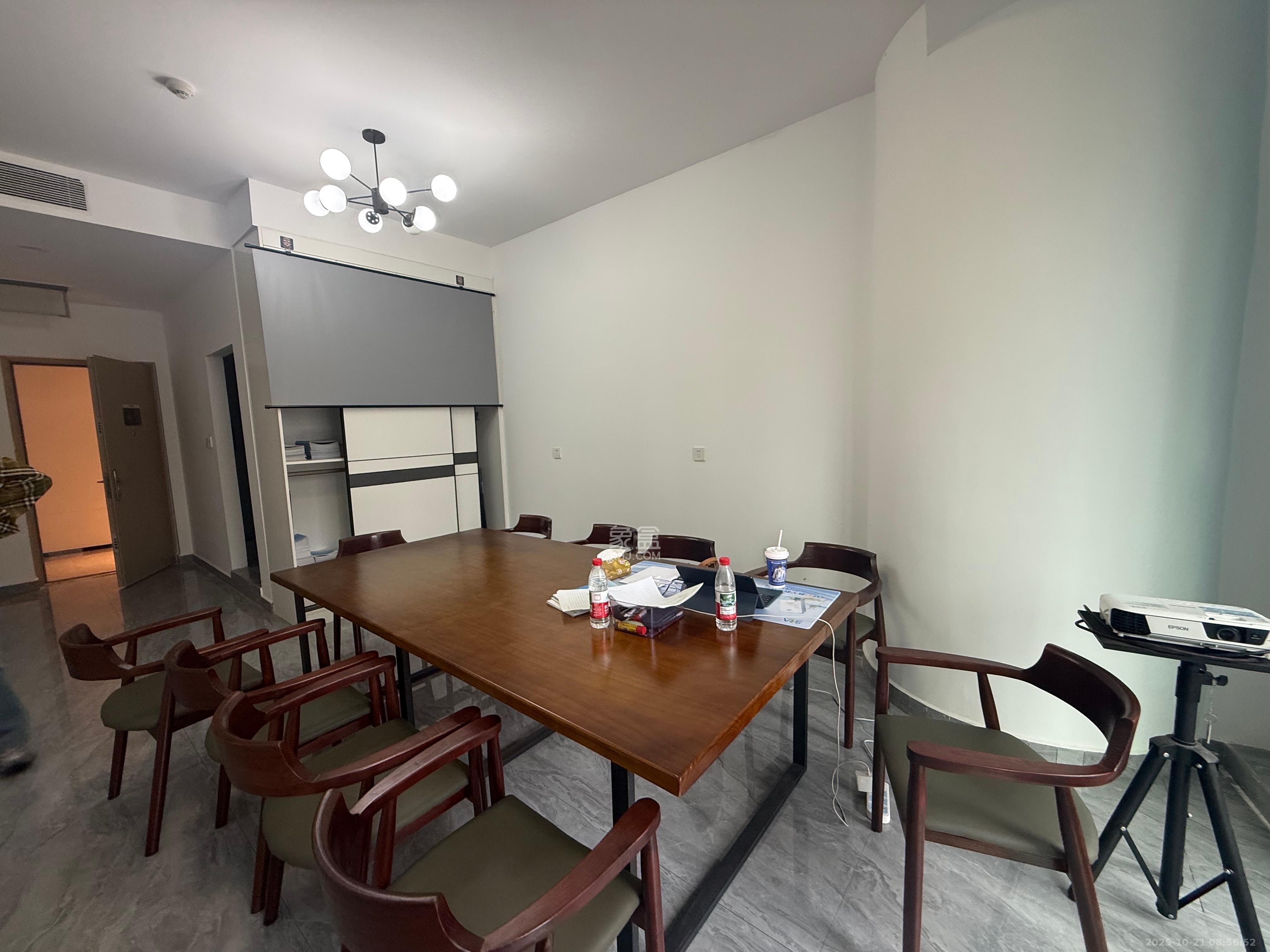 世茂铂曼  1室1厅1卫    2000.0元/月 世茂铂曼  1室1厅1卫    2000.0元/月室内图