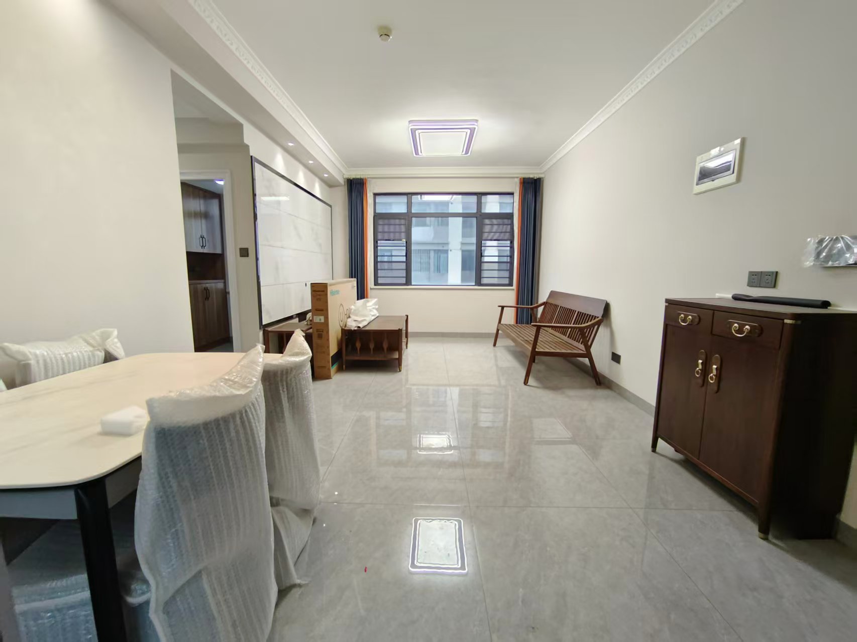 流金岁月-华晨国际 3室2厅1卫 56.8万 流金岁月-华晨国际 3室2厅1卫 56.8万室内图