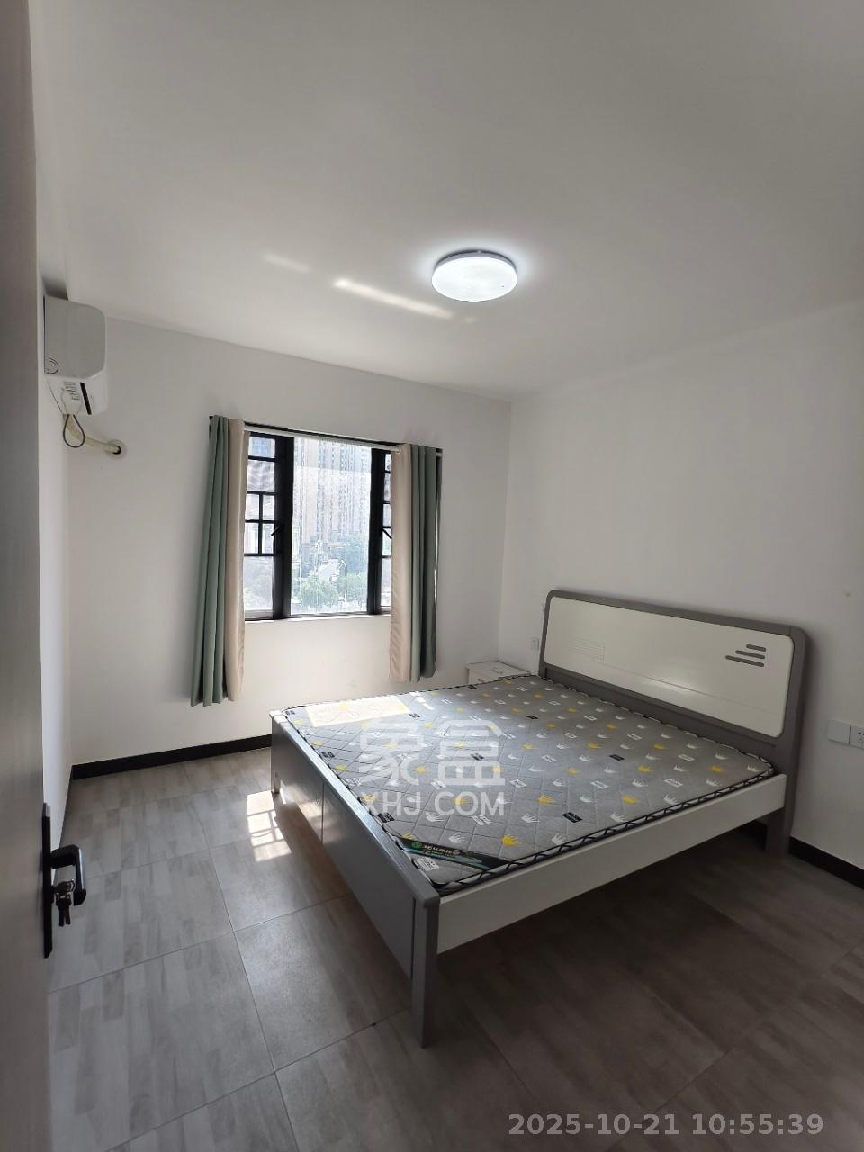 澳海月亮湾  3室2厅2卫    1700.0元/月室内图