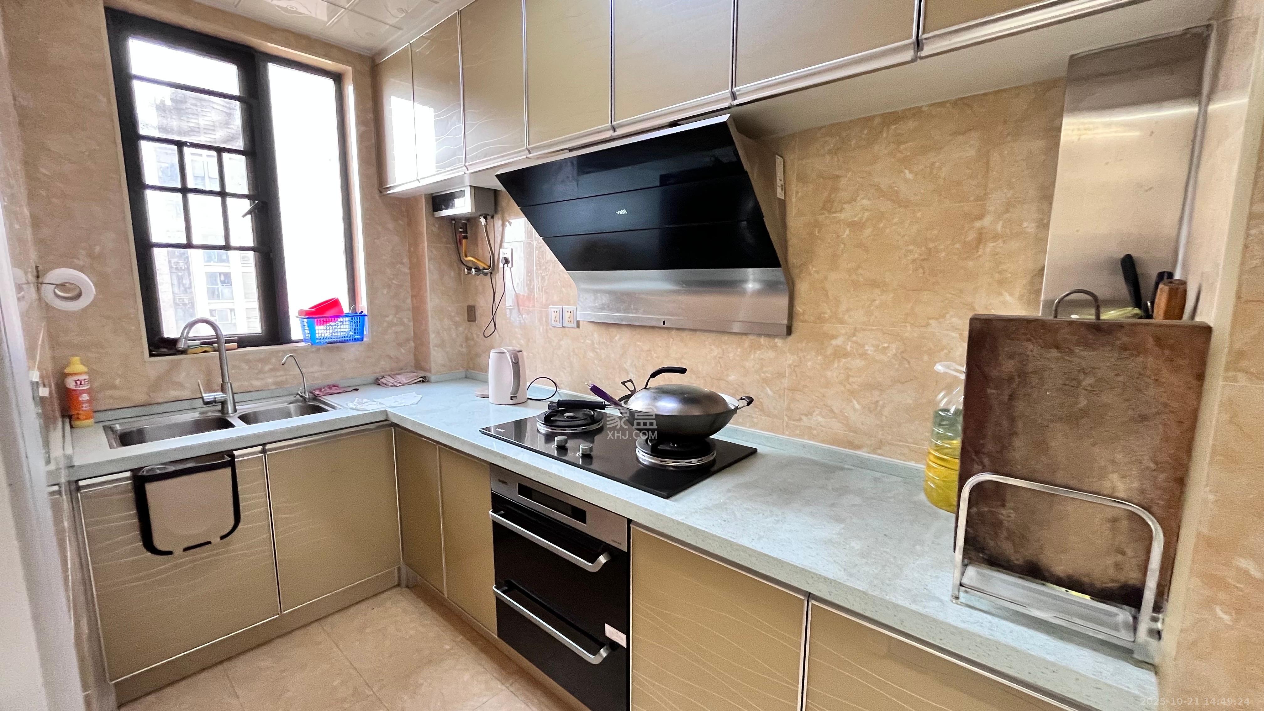 荣盛花语馨苑  3室2厅1卫    2900.0元/月室内图