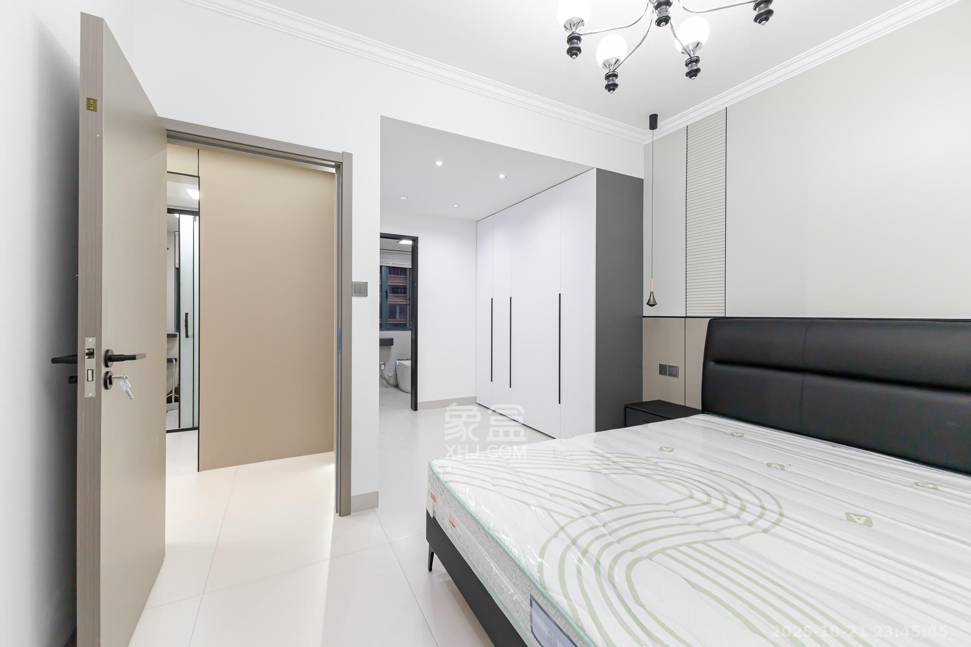 金湘苑(星澜之悦) 4室2厅2卫 98.0万 金湘苑(星澜之悦) 4室2厅2卫 98.0万卧室