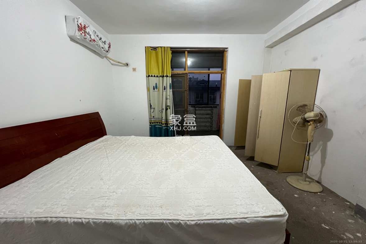 龙福小区  2室1厅1卫    1000.0元/月 龙福小区  2室1厅1卫    1000.0元/月室内图