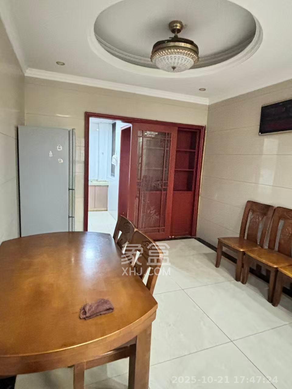 嘉顺苑 4室2厅1卫 2600.0元/月 嘉顺苑 4室2厅1卫 2600.0元/月室内图