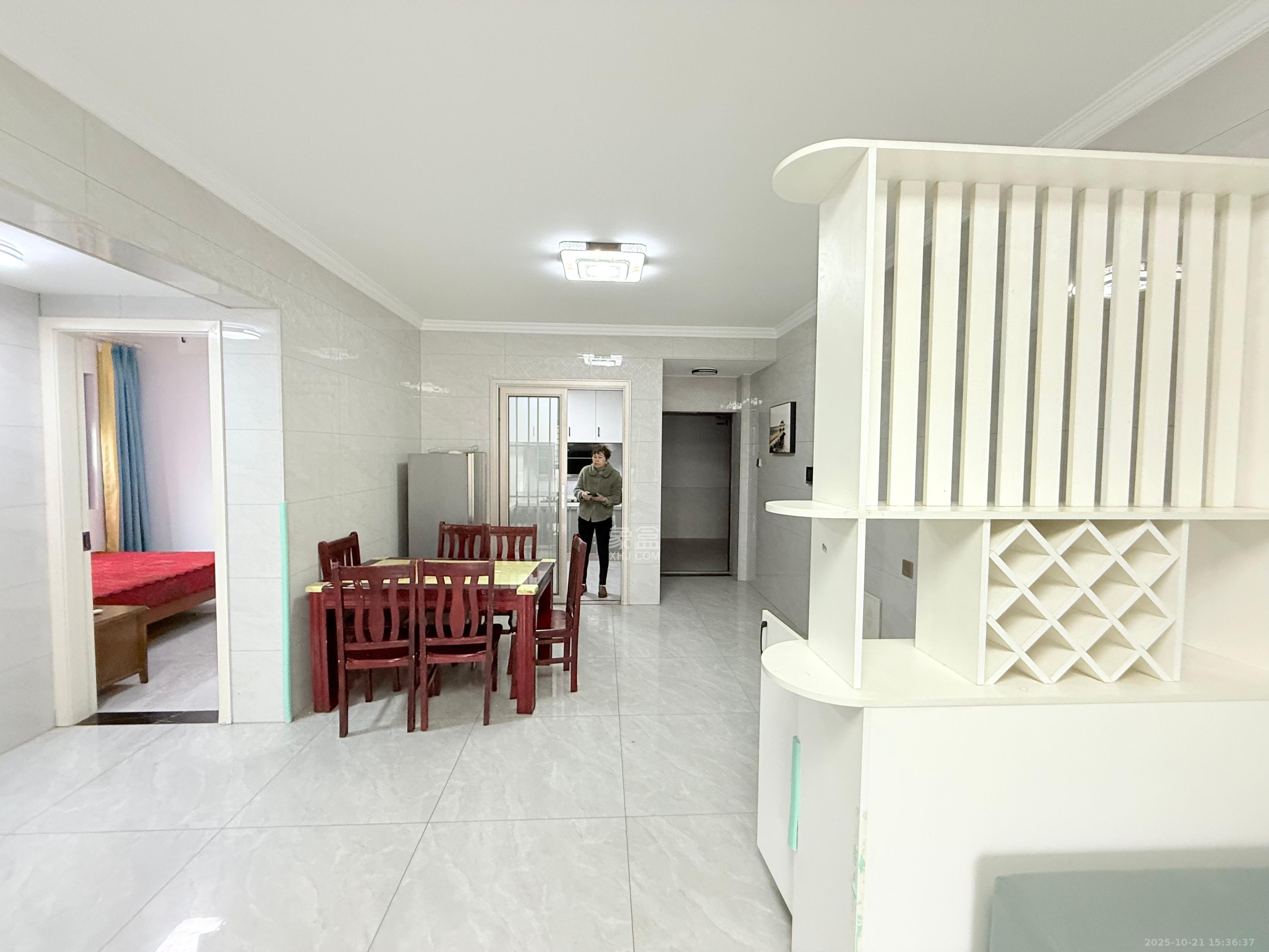 和润园三期 2室2厅1卫 2400.0元/月 和润园三期 2室2厅1卫 2400.0元/月室内图