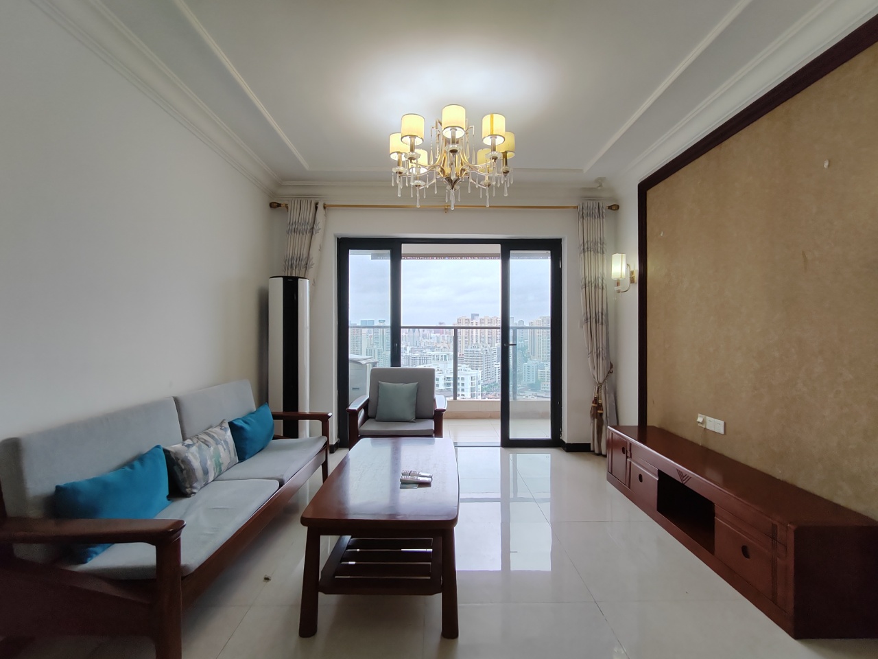 恒大外滩  2室2厅1卫    3000.0元/月 恒大外滩  2室2厅1卫    3000.0元/月室内图