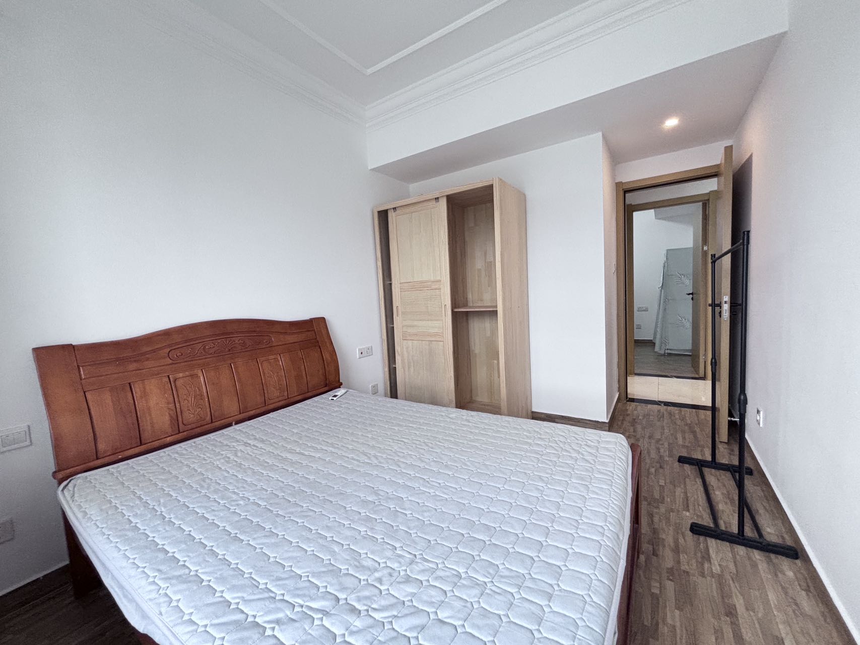 伊泰天骄三期  2室1厅1卫    1600.0元/月 伊泰天骄三期  2室1厅1卫    1600.0元/月室内图