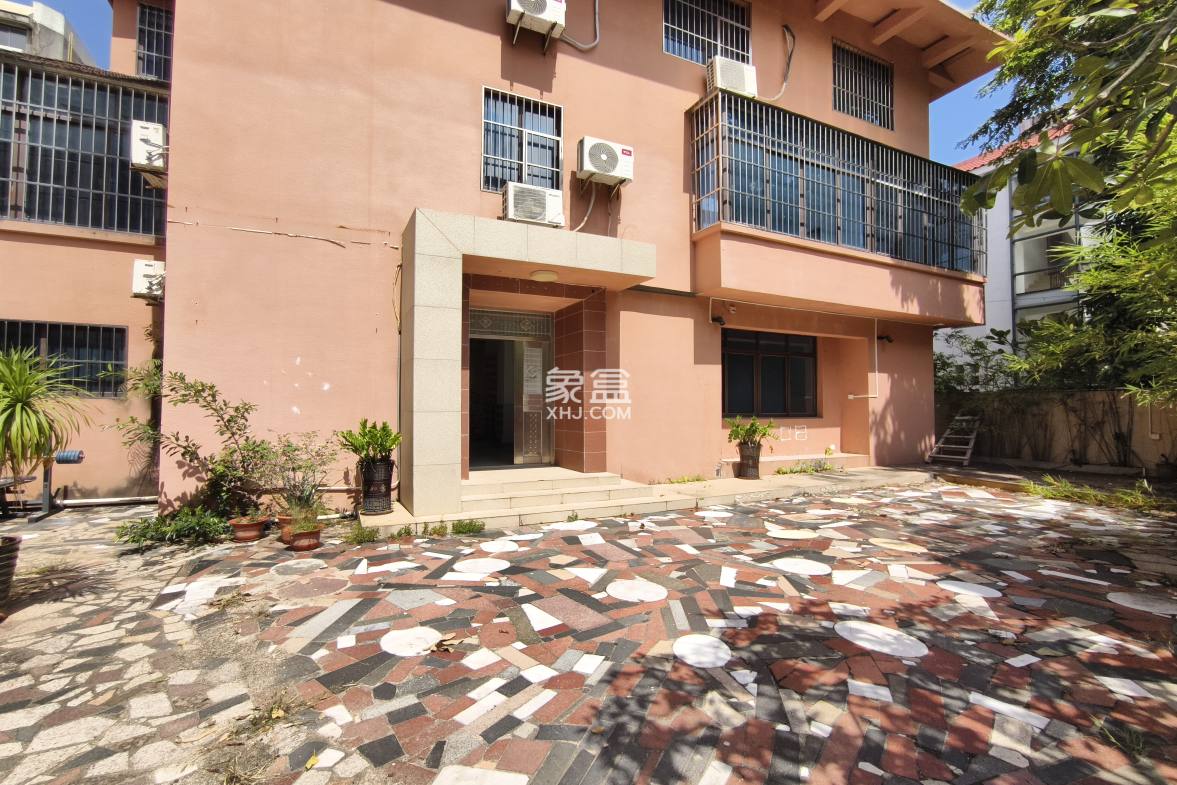 美舍小区(美舍河开发区) 10室2厅3卫 13500.0元/月 美舍小区(美舍河开发区) 10室2厅3卫 13500.0元/月室内图