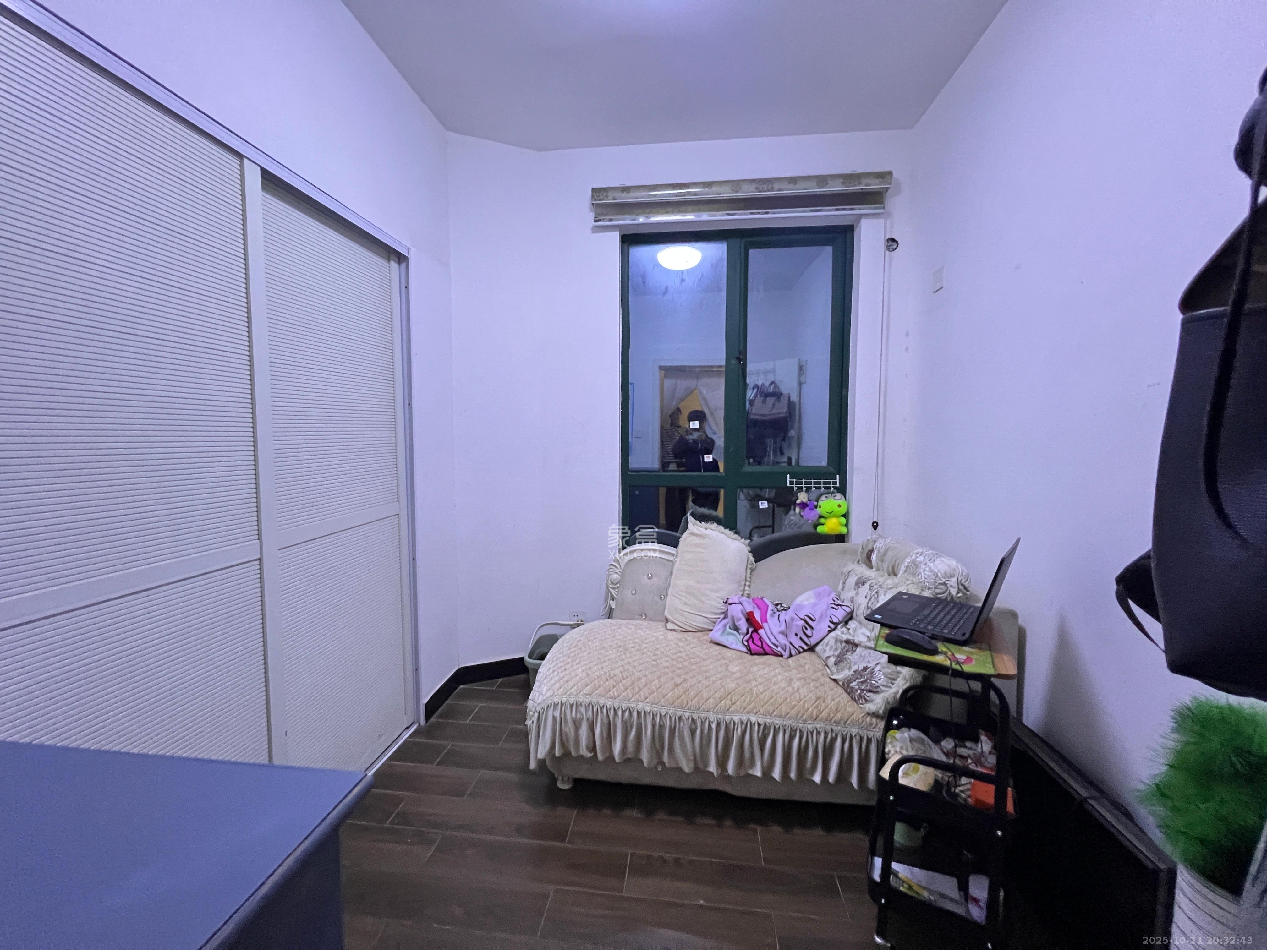 维一星城原山苑  4室2厅2卫    2450.0元/月 维一星城原山苑  4室2厅2卫    2450.0元/月室内图