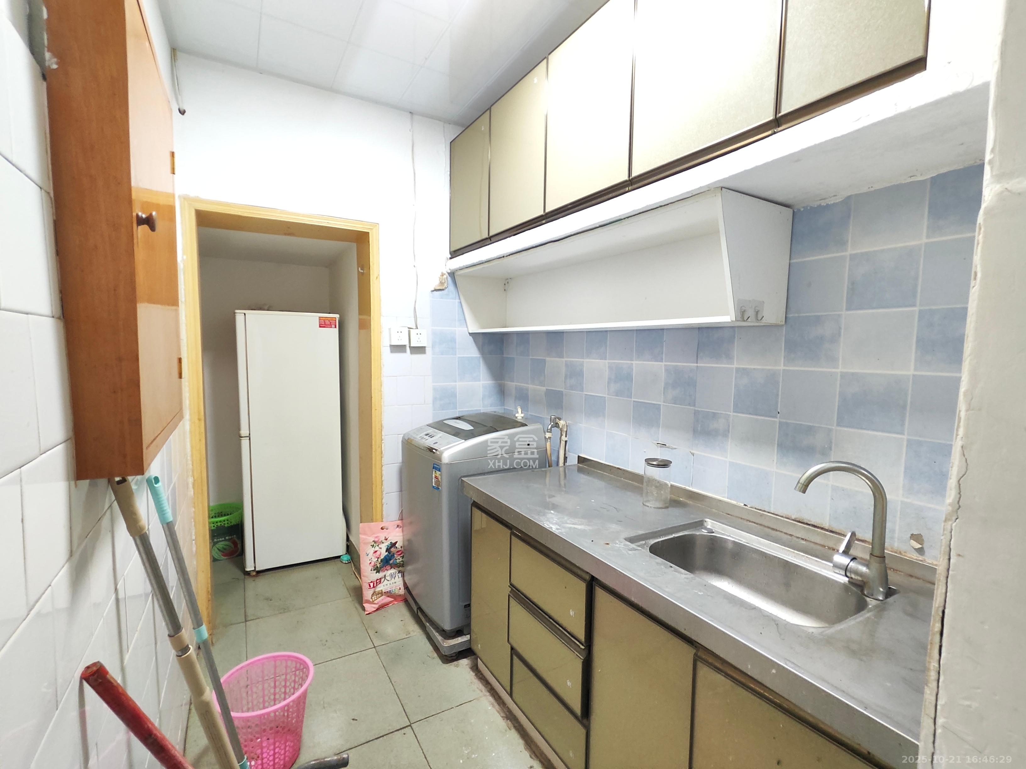 妹子山社区(曙光社区) 2室1厅1卫 1000.0元/月 妹子山社区(曙光社区) 2室1厅1卫 1000.0元/月室内图