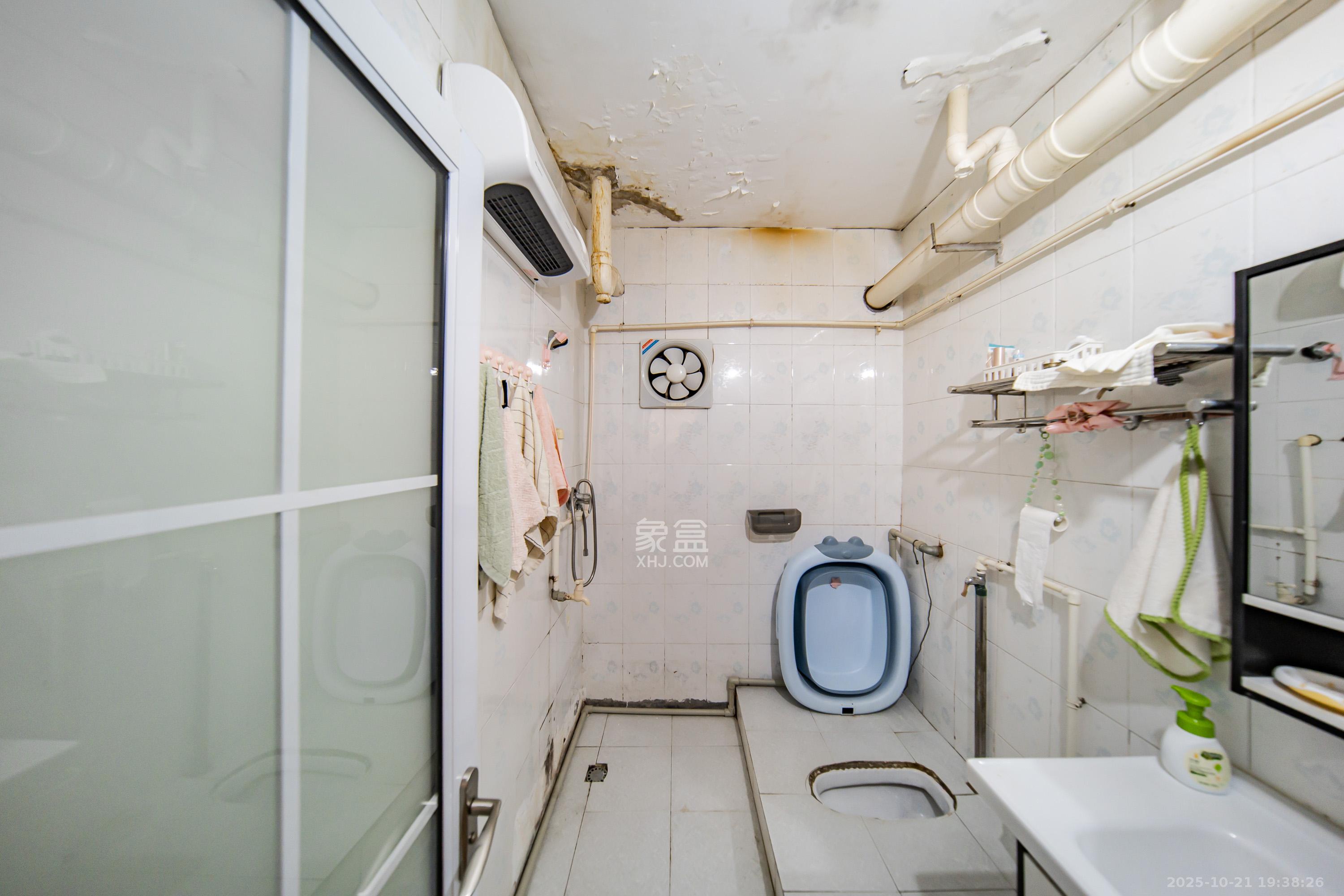 科教新村  3室2厅2卫    95.0万 科教新村  3室2厅2卫    95.0万卫生间