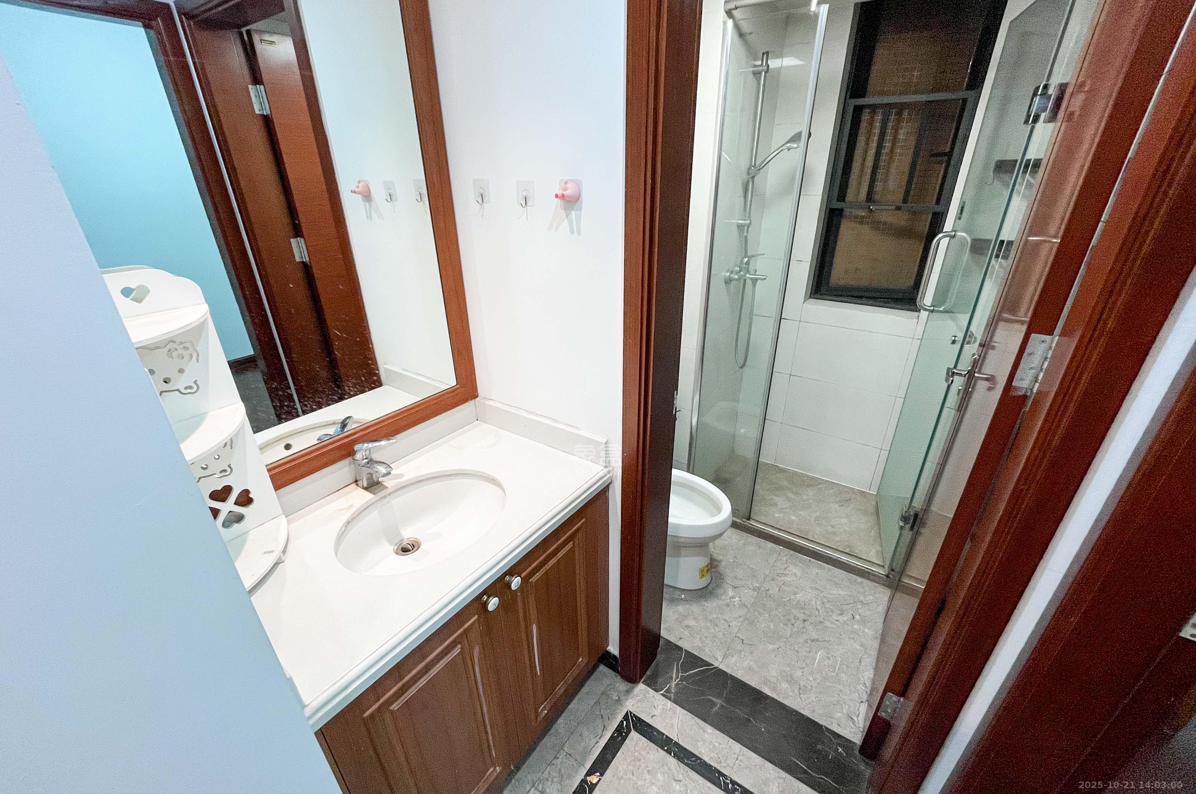 中海梅溪湖壹号  3室2厅1卫    132.0万卫生间