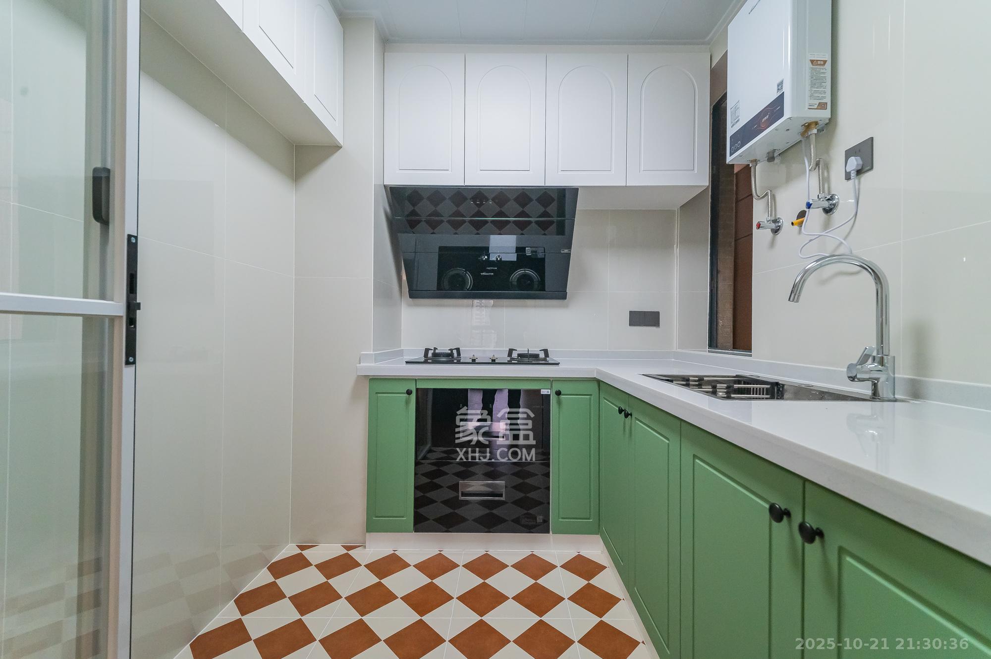 方略城市广场 3室2厅1卫 76.8万 方略城市广场 3室2厅1卫 76.8万厨房