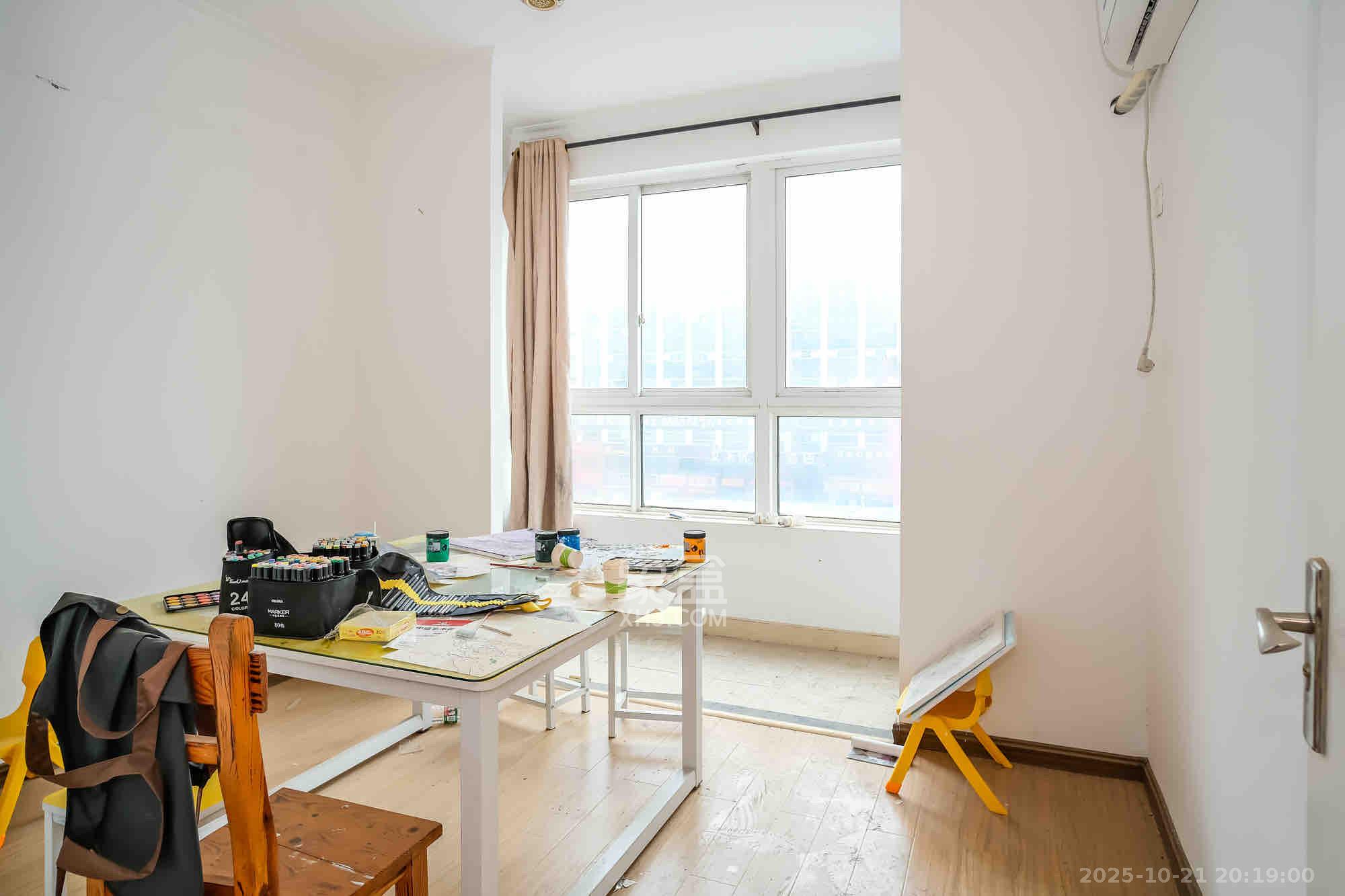 月亮湾草莓街区一、二期  3室2厅1卫    1500.0元/月 月亮湾草莓街区一、二期  3室2厅1卫    1500.0元/月室内图