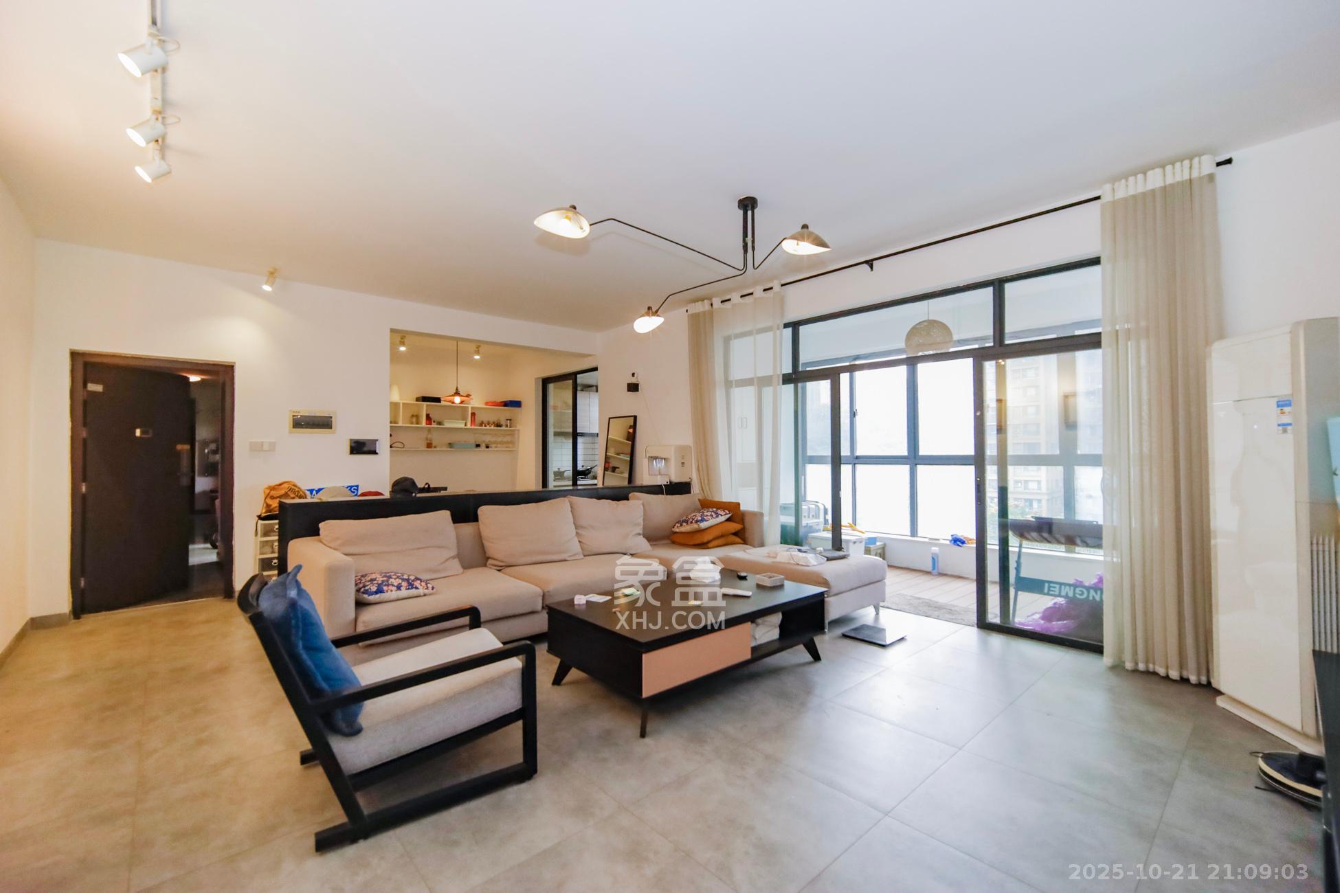 新盛珑璟台  3室2厅2卫    100.0万