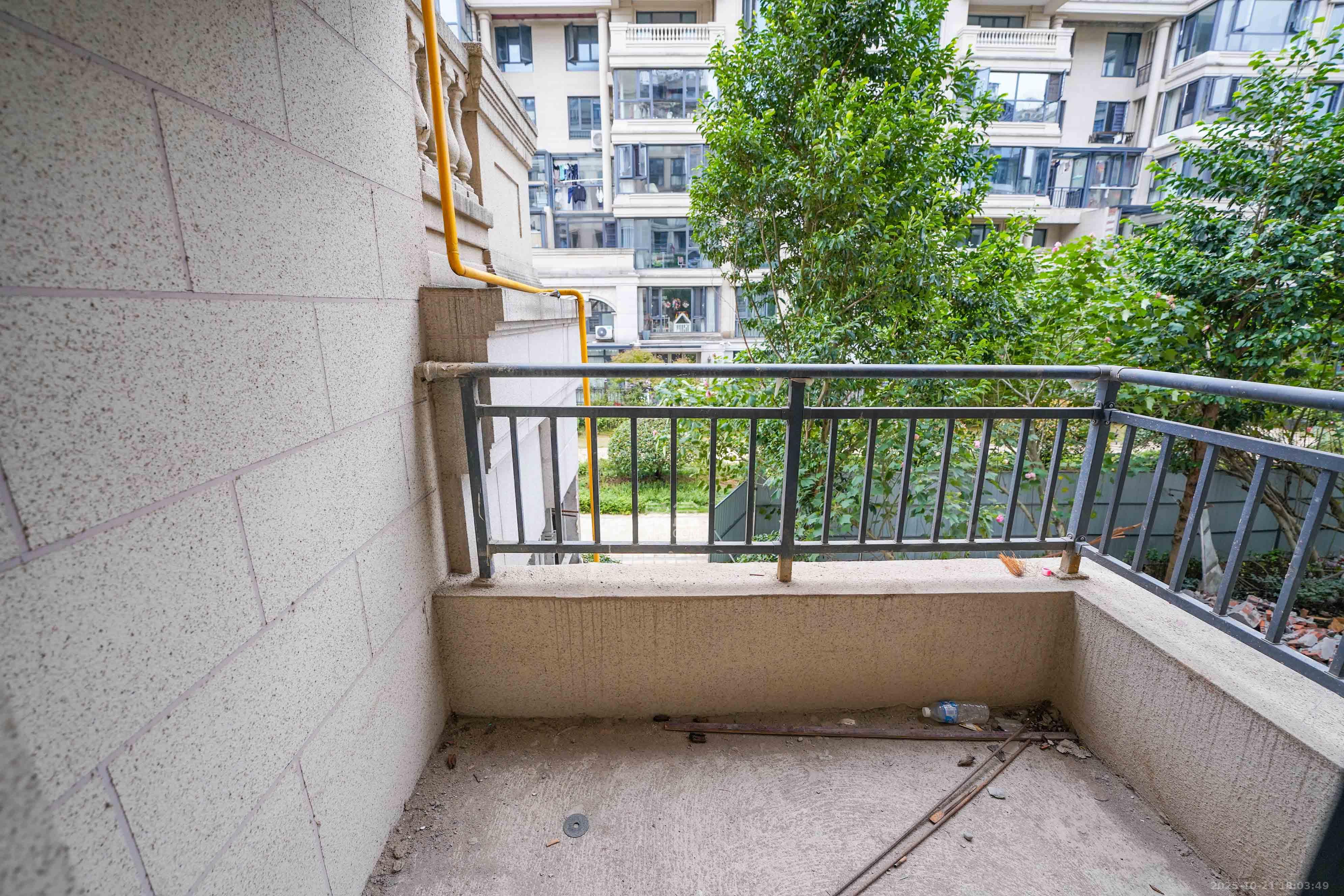 五矿万境蓝山  4室2厅2卫    170.0万阳台