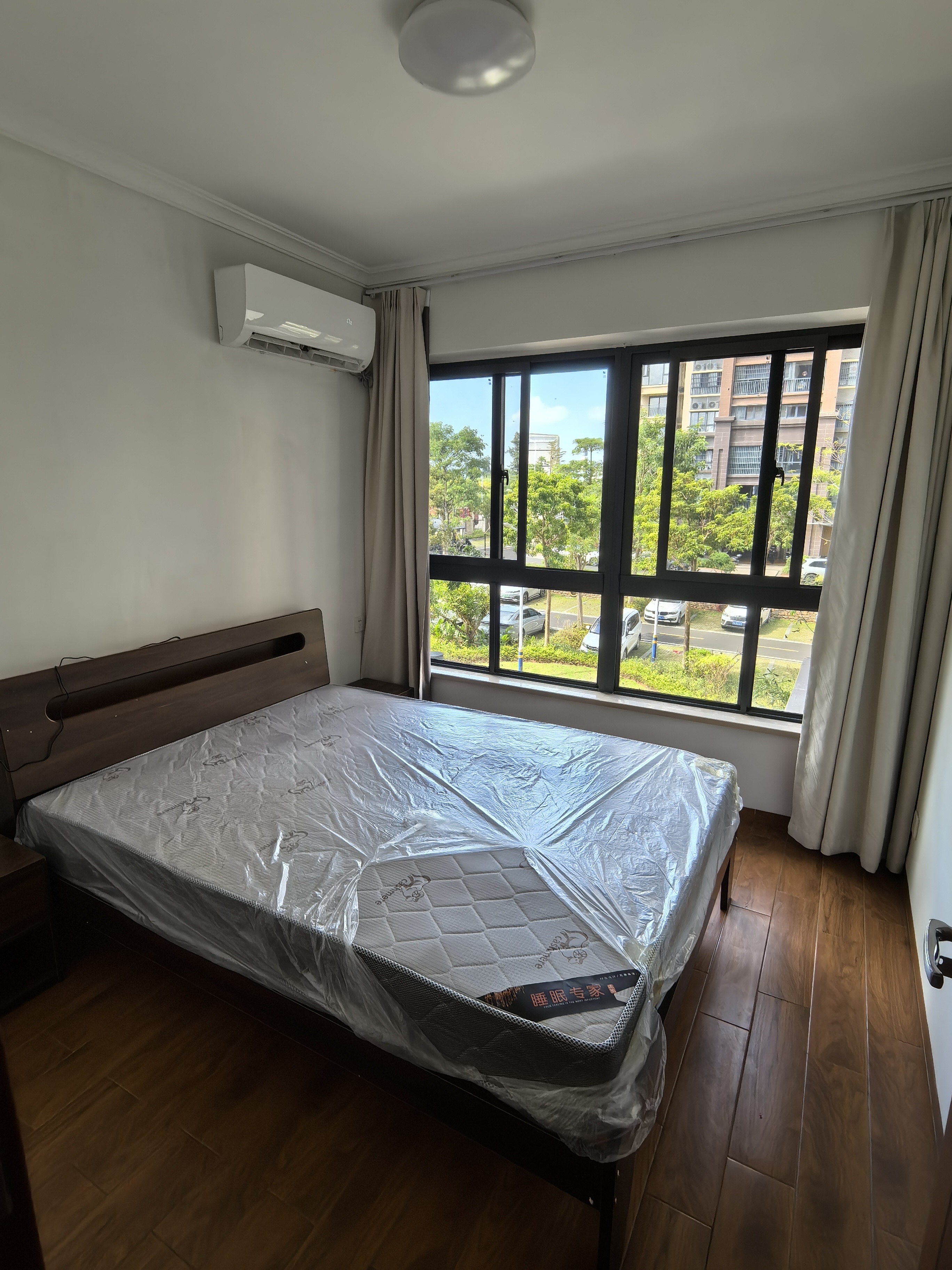 南海幸福汇  4室2厅1卫    2600.0元/月室内图