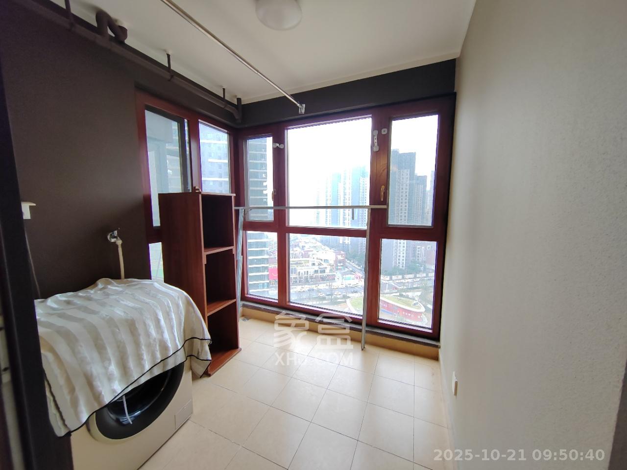 万科魅力之城 3室2厅2卫 2500.0元/月 万科魅力之城 3室2厅2卫 2500.0元/月室内图