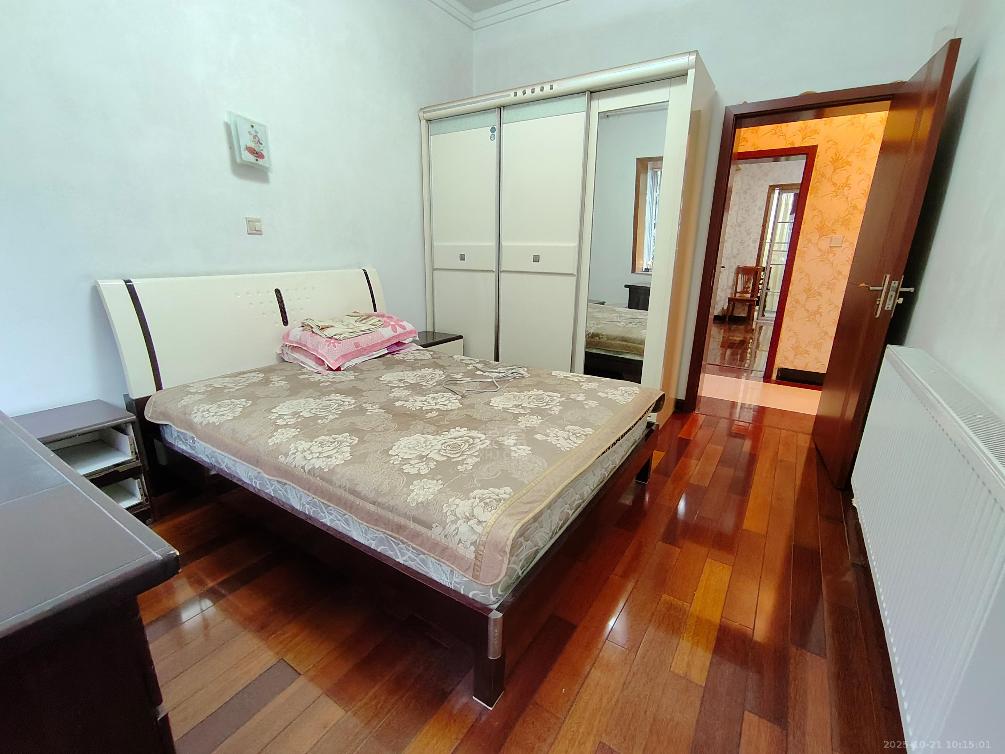 嵩源小区 3室2厅2卫 1500.0元/月 嵩源小区 3室2厅2卫 1500.0元/月室内图