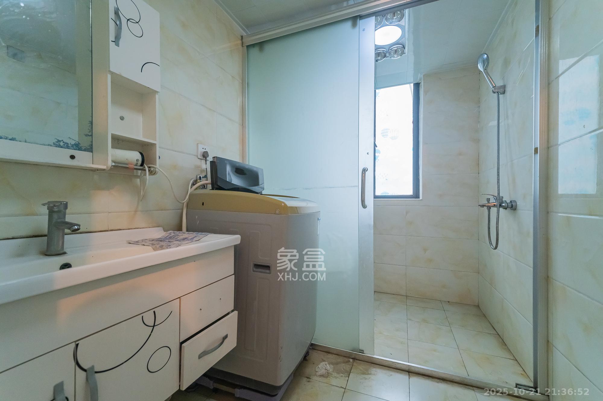 恒基凯旋门一二期 3室2厅2卫 110.0万 恒基凯旋门一二期 3室2厅2卫 110.0万卫生间