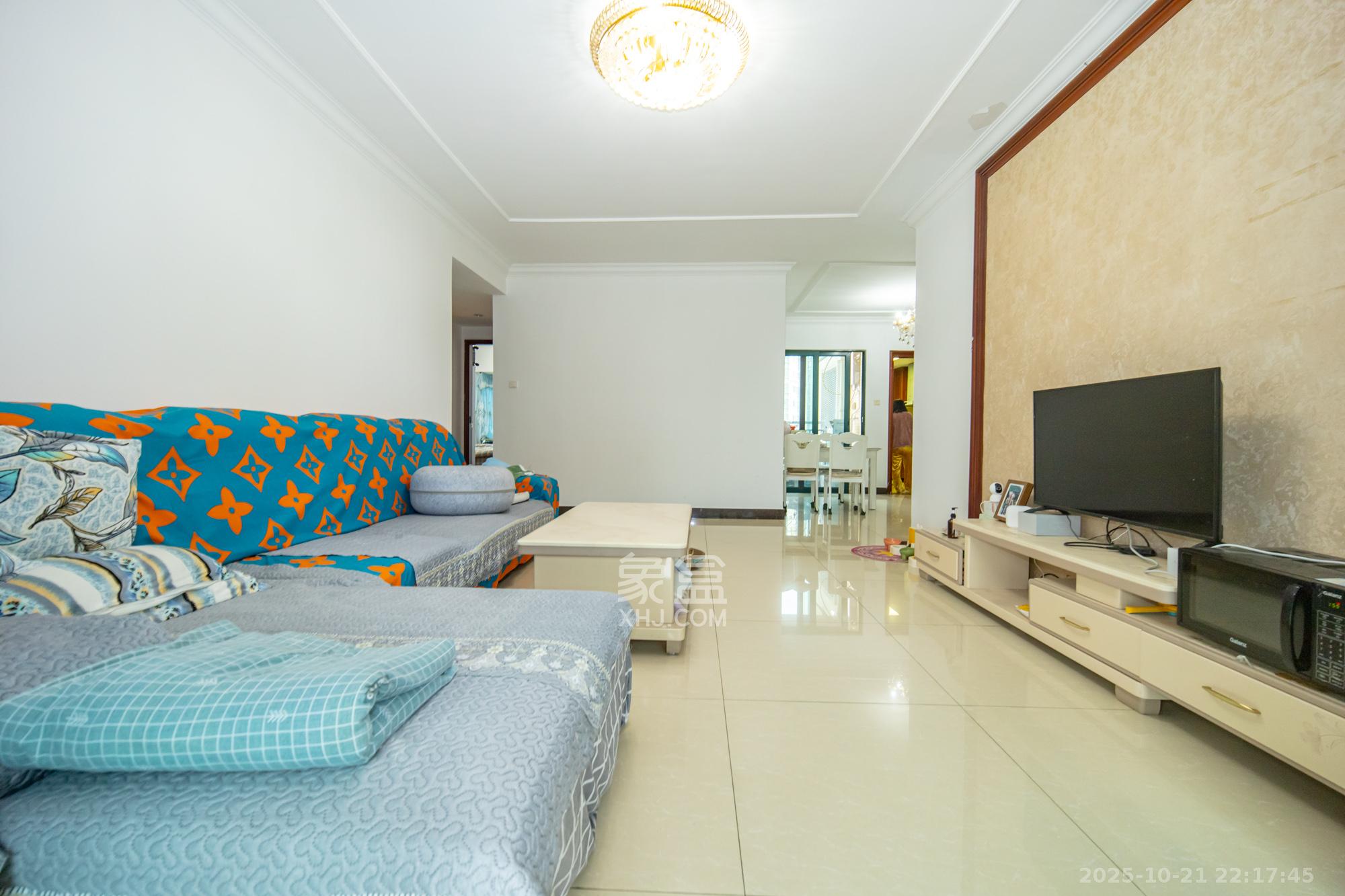 恒大雅苑  3室2厅2卫    125.0万 恒大雅苑  3室2厅2卫    125.0万客厅