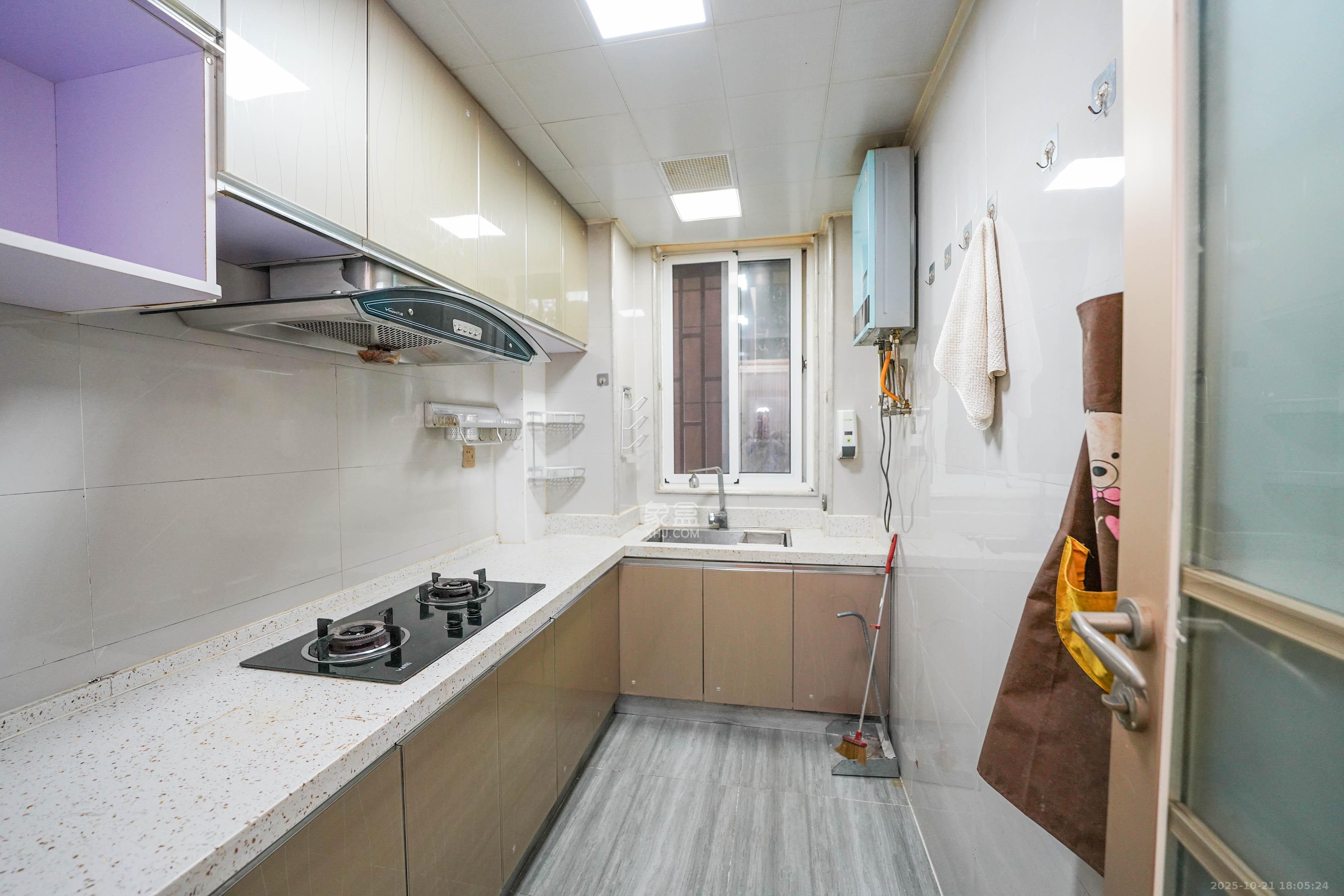 绿地新都会  3室2厅2卫    66.8万 绿地新都会  3室2厅2卫    66.8万厨房