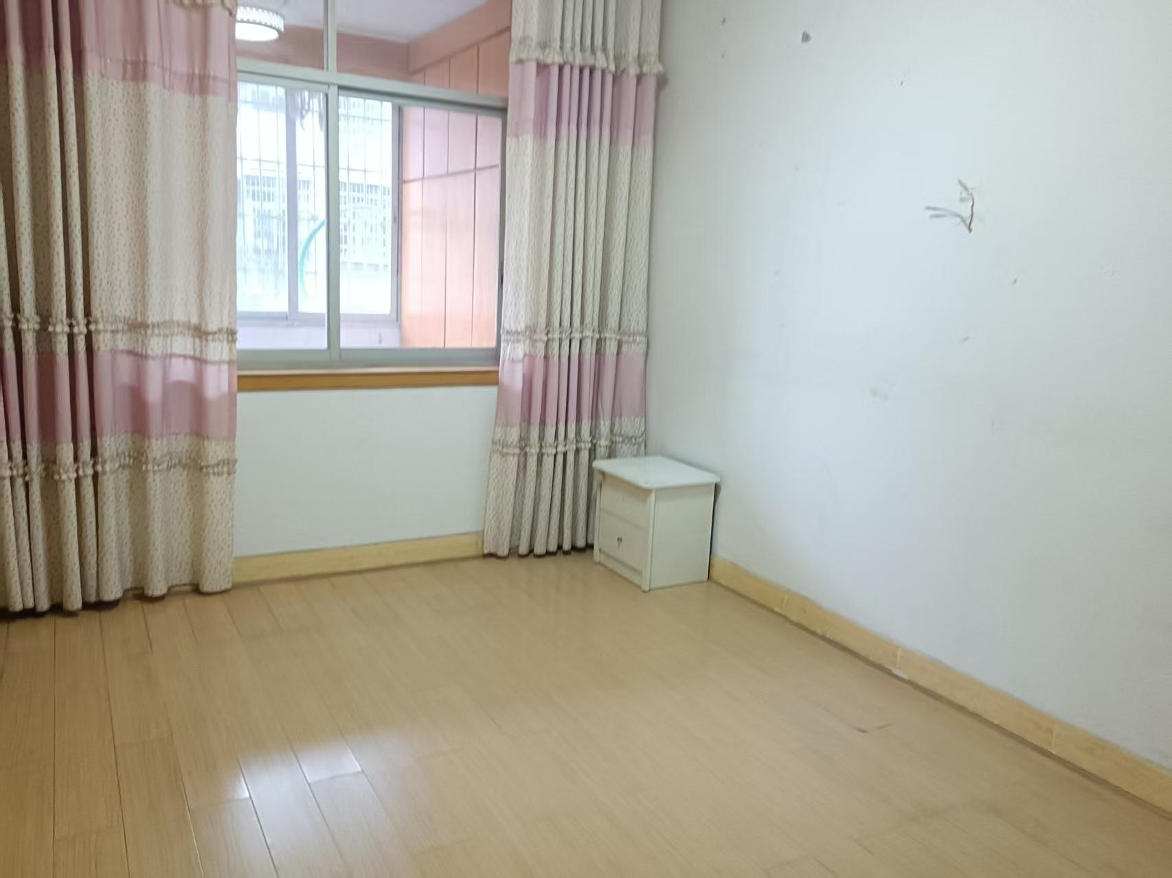 赫山区桃花仑办事处茶亭街社区  3室2厅1卫    28.8万室内图