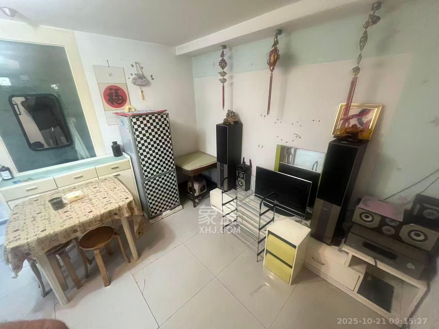 他城（天鸿时代公寓）  2室1厅1卫    1400.0元/月室内图