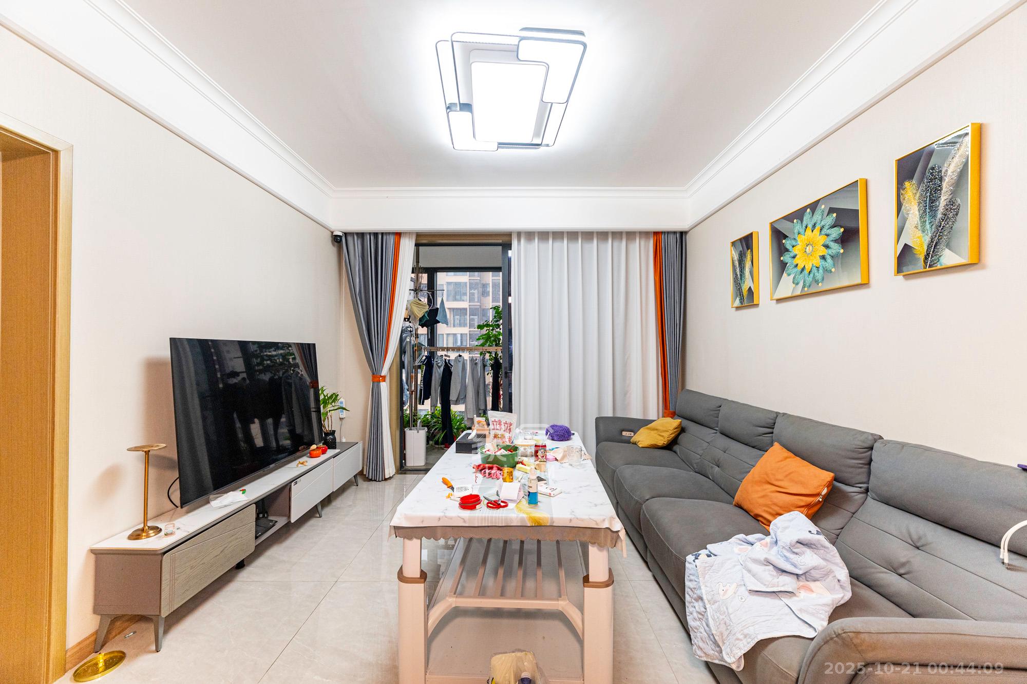 运达锦绣广场  3室2厅1卫    115.0万 运达锦绣广场  3室2厅1卫    115.0万客厅