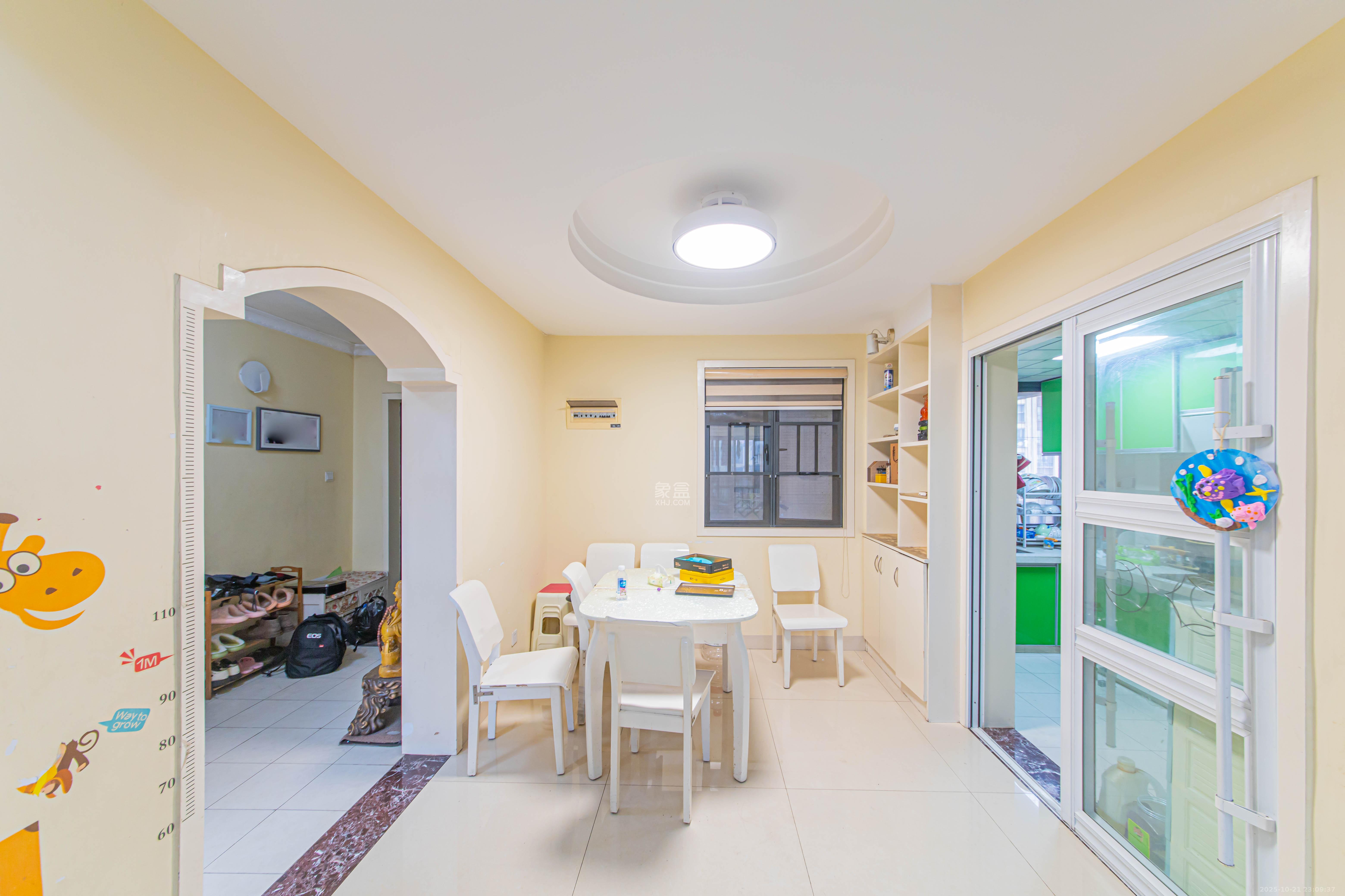 中建芙蓉嘉苑  3室2厅2卫    118.0万客厅