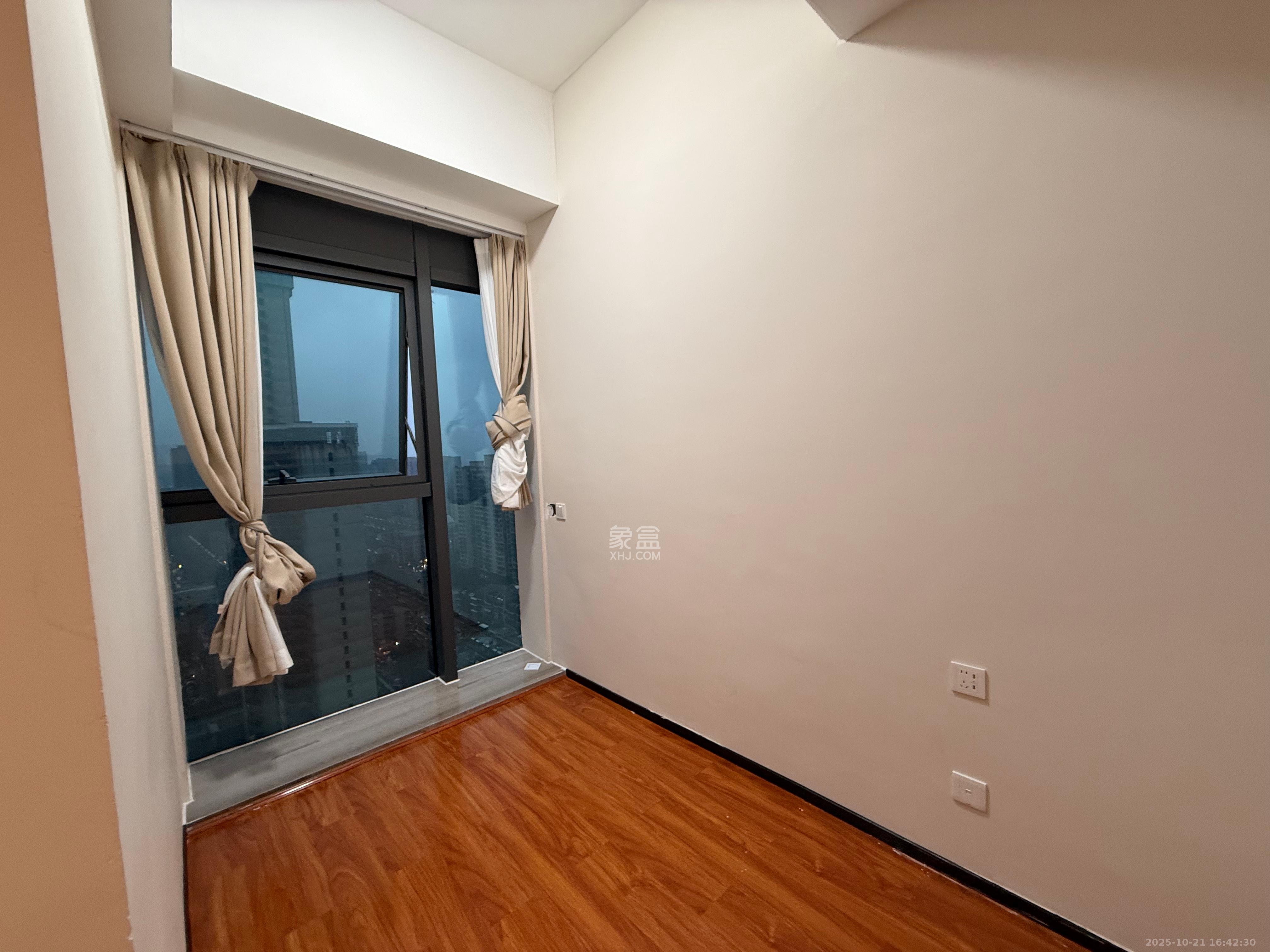 恒大珺悦府 2室2厅1卫 2300.0元/月 恒大珺悦府 2室2厅1卫 2300.0元/月室内图