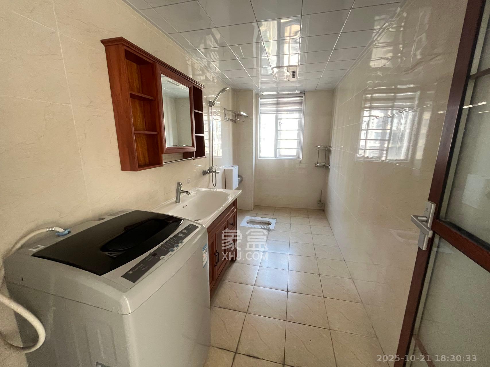 朝正美苑  4室2厅2卫    2880.0元/月室内图