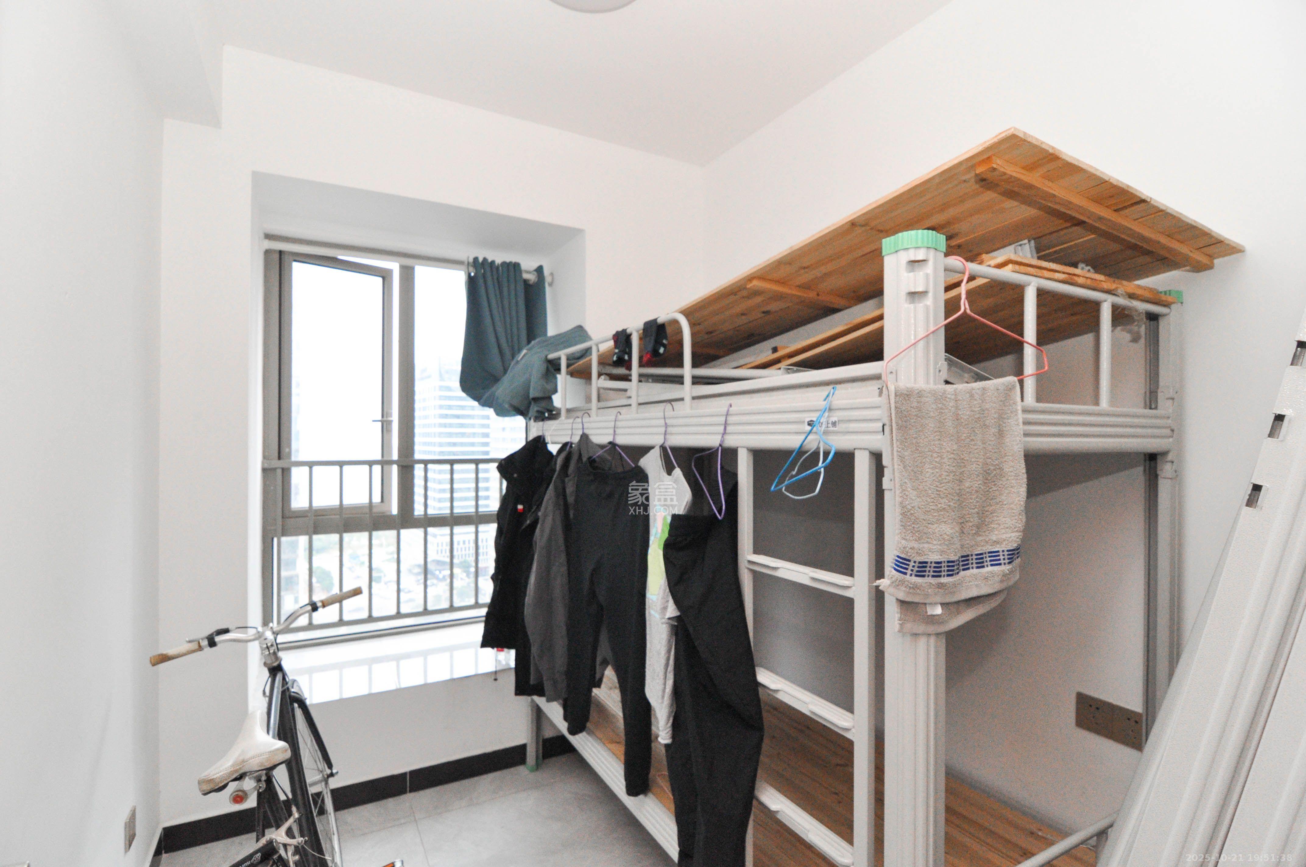 梅溪湖金茂湾 4室2厅2卫 2500.0元/月 梅溪湖金茂湾 4室2厅2卫 2500.0元/月室内图