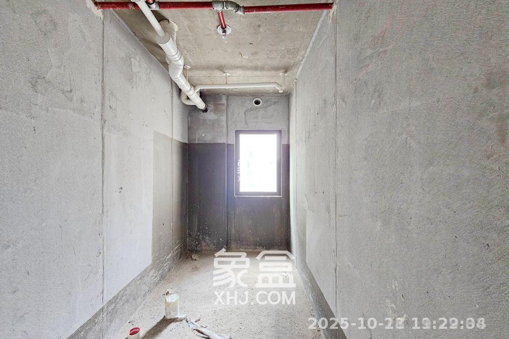 阳光城尚东湾悦江府 4室2厅2卫 1700.0元/月 阳光城尚东湾悦江府 4室2厅2卫 1700.0元/月室内图