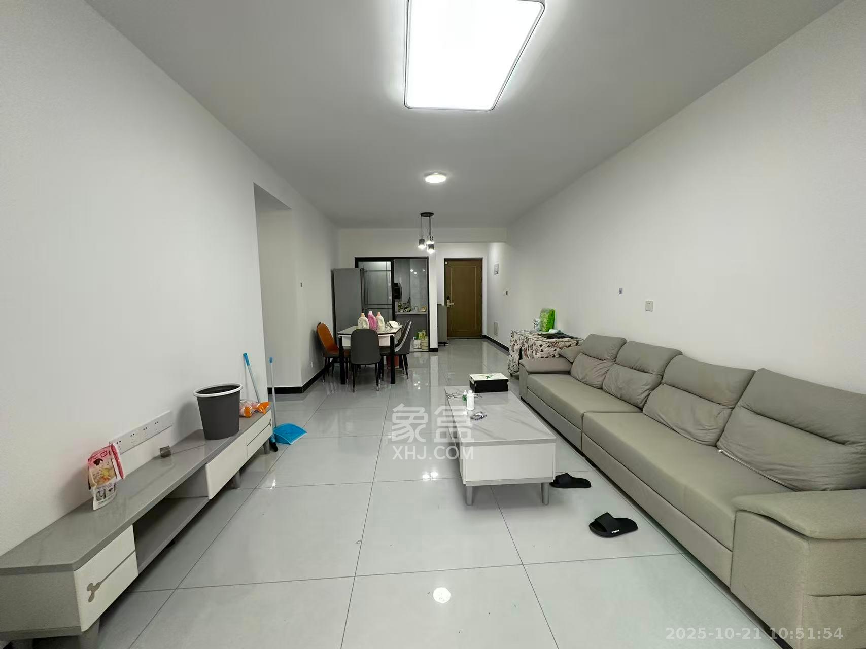 旭辉国悦府  3室2厅2卫    3200.0元/月 旭辉国悦府  3室2厅2卫    3200.0元/月室内图