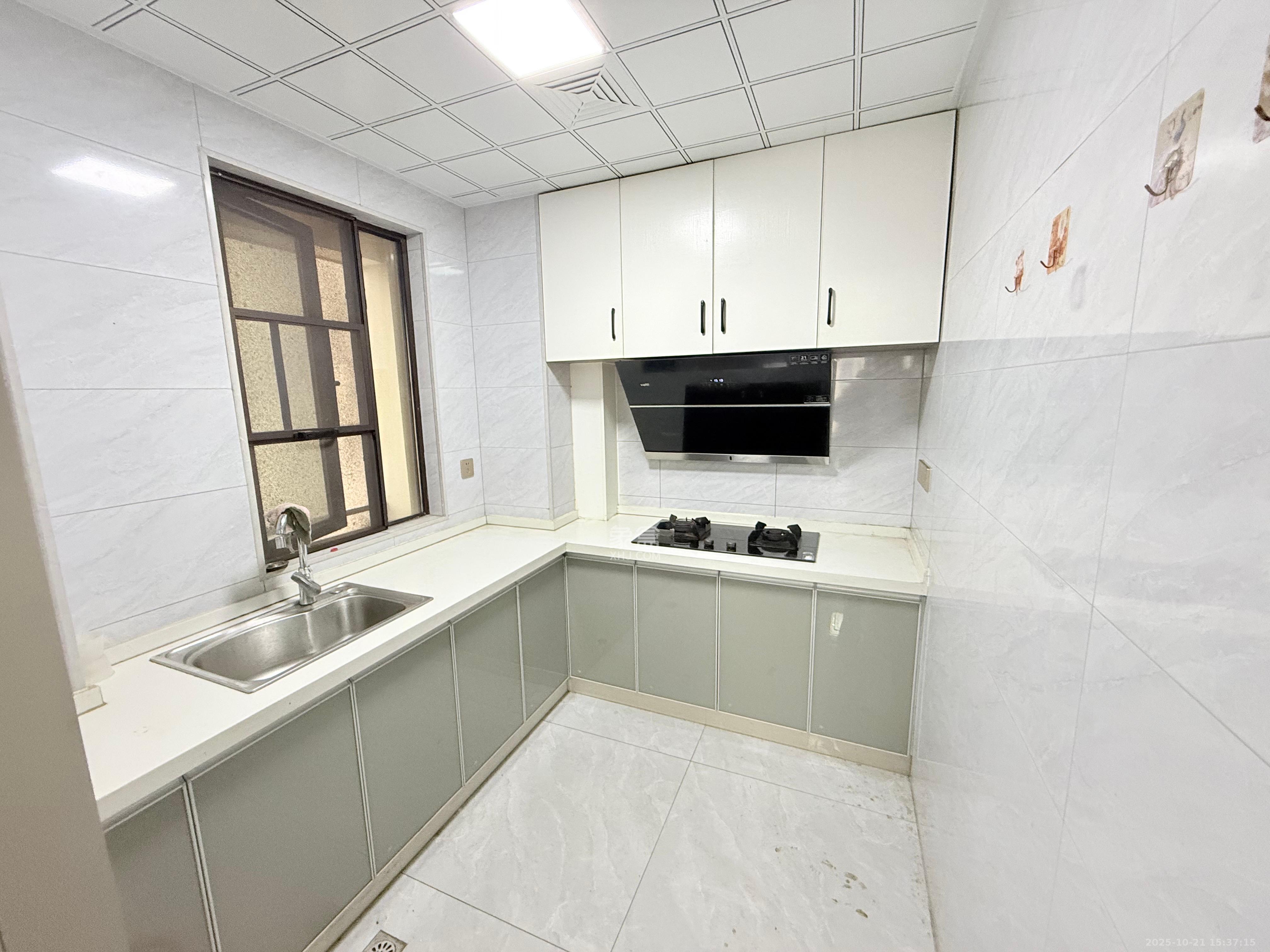 和润园三期 2室2厅1卫 2400.0元/月 和润园三期 2室2厅1卫 2400.0元/月室内图