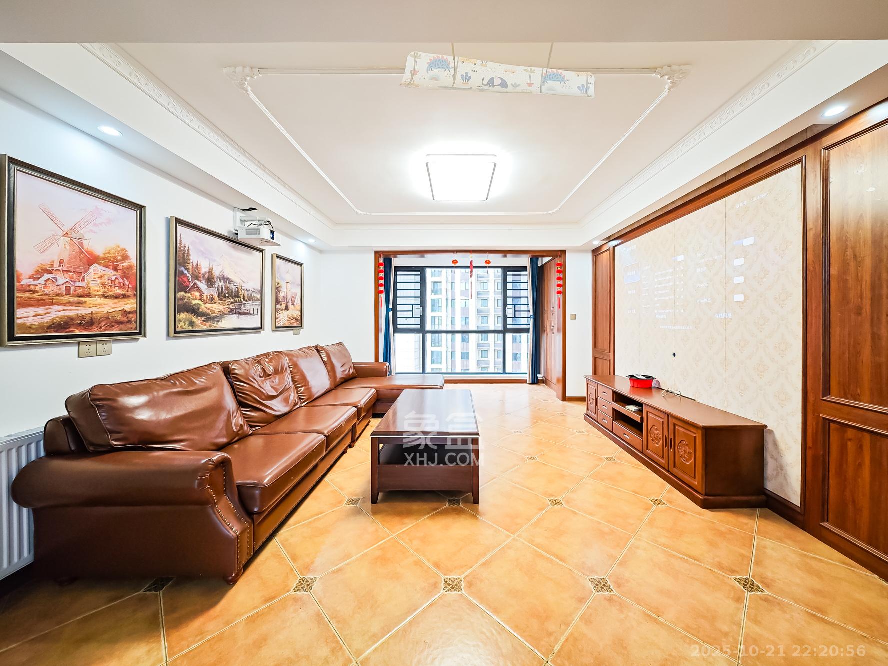 青竹湖曦园 4室2厅2卫 150.0万 青竹湖曦园 4室2厅2卫 150.0万客厅