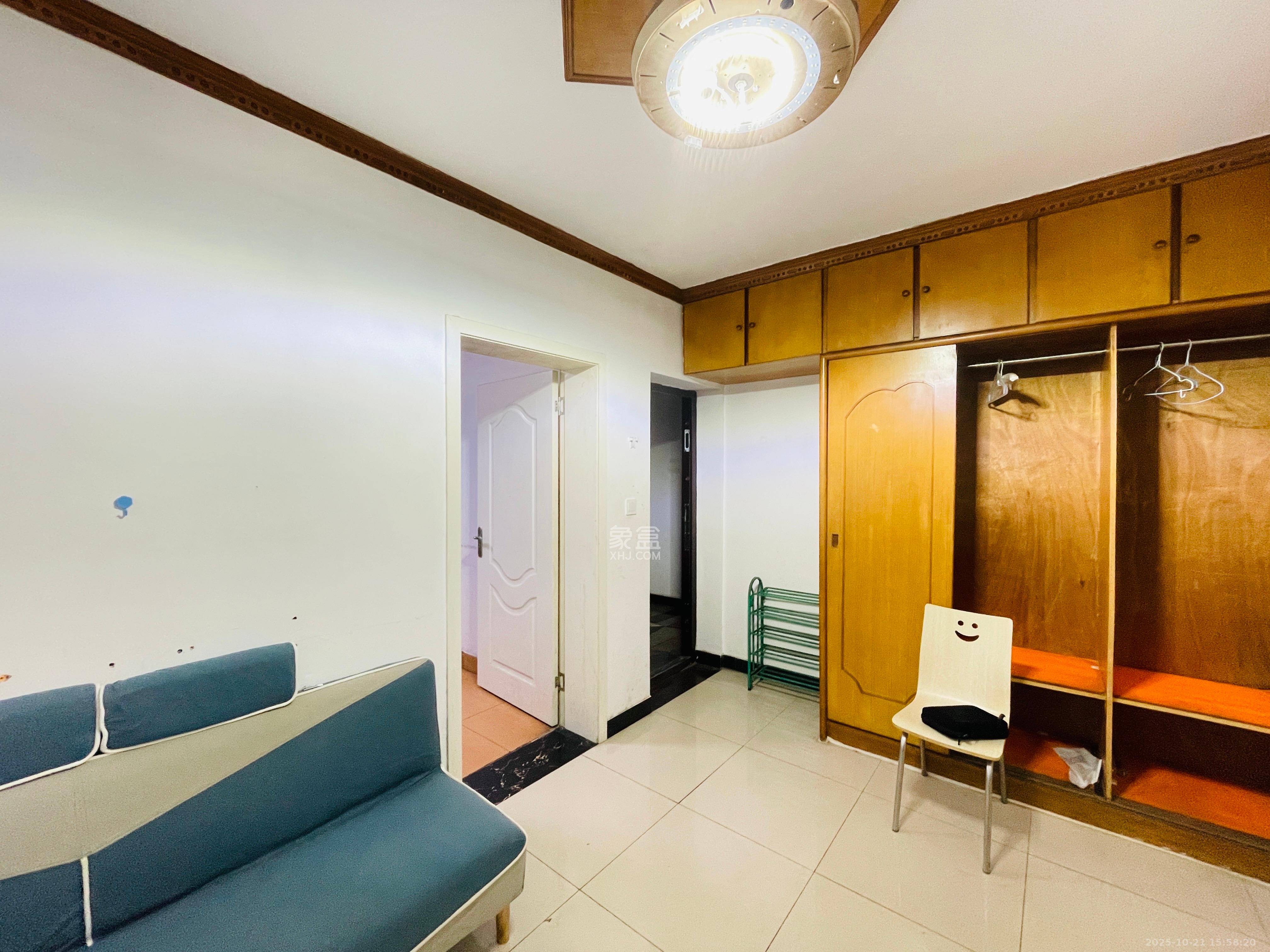 复兴街(陈家巷)散盘 1室1厅1卫 1100.0元/月 复兴街(陈家巷)散盘 1室1厅1卫 1100.0元/月室内图