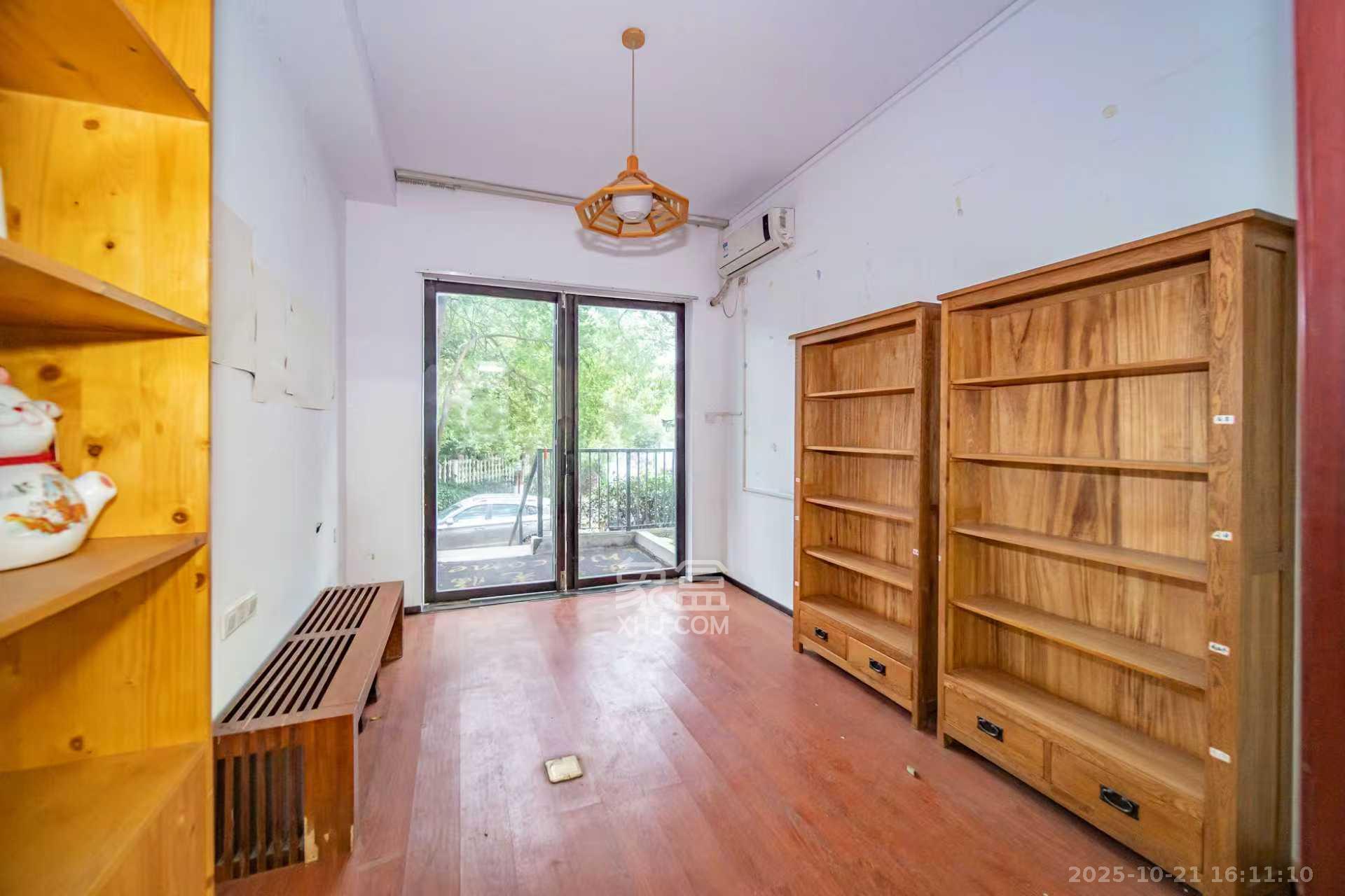 阳光100三期 4室2厅1卫 5000.0元/月 阳光100三期 4室2厅1卫 5000.0元/月室内图