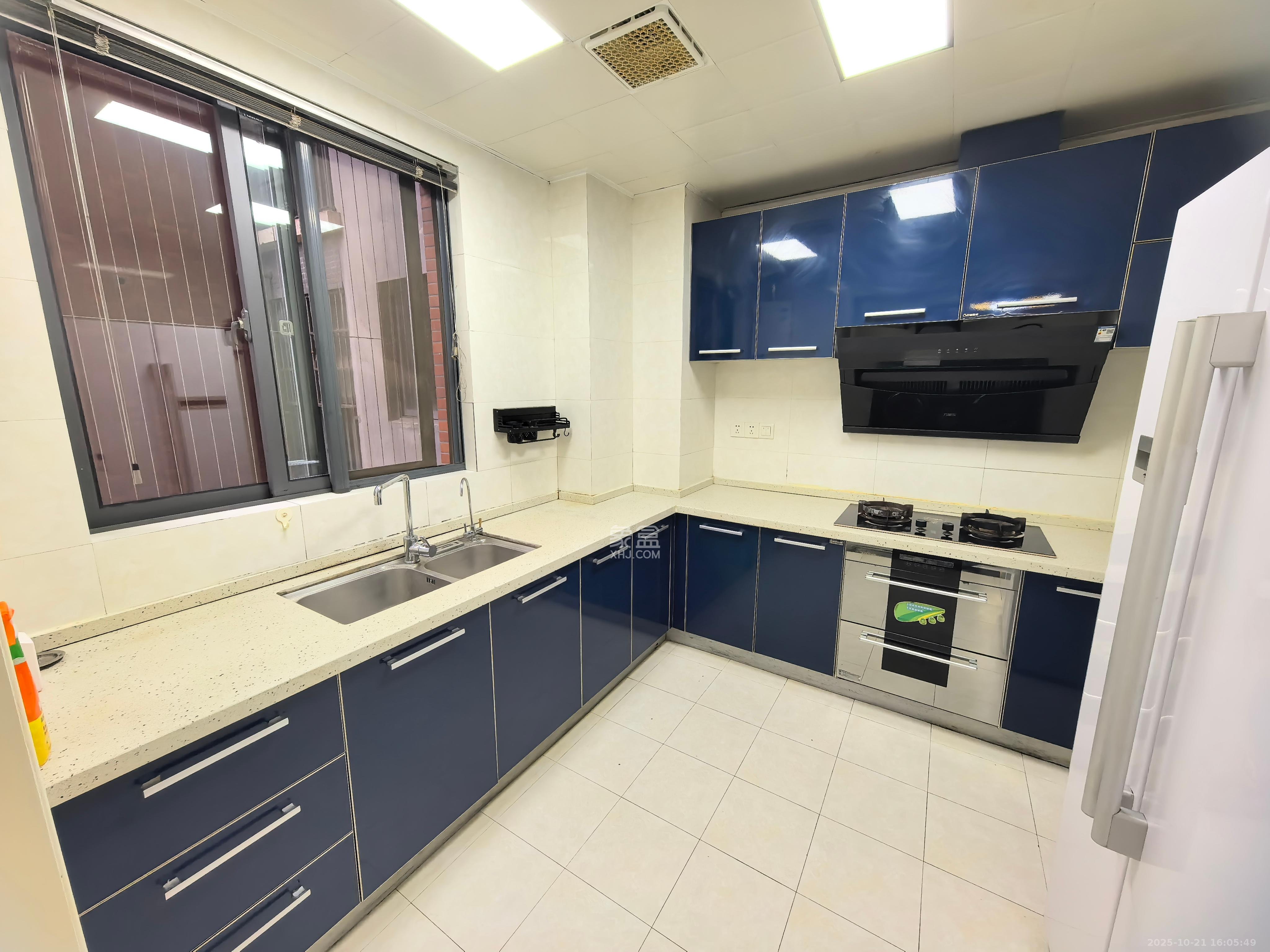 华润凤凰城二期  4室2厅2卫    3600.0元/月 华润凤凰城二期  4室2厅2卫    3600.0元/月室内图