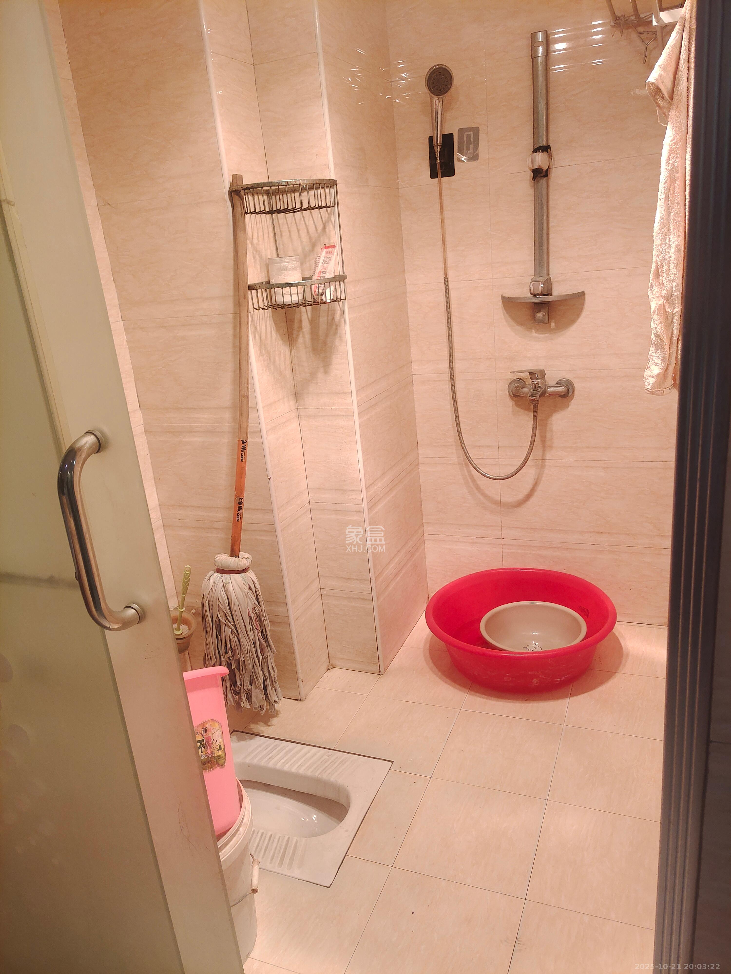 时代公馆  3室2厅1卫    1800.0元/月室内图