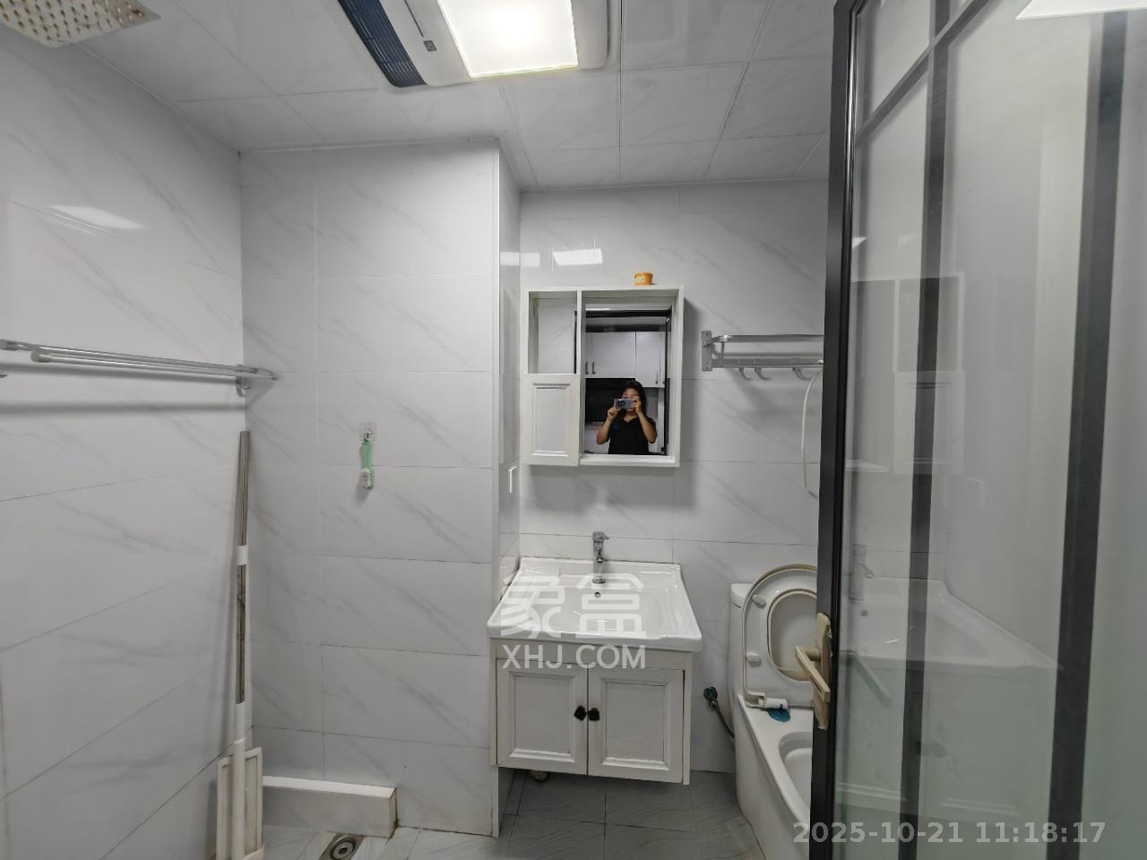 中海珑悦府  1室1厅1卫    1100.0元/月室内图