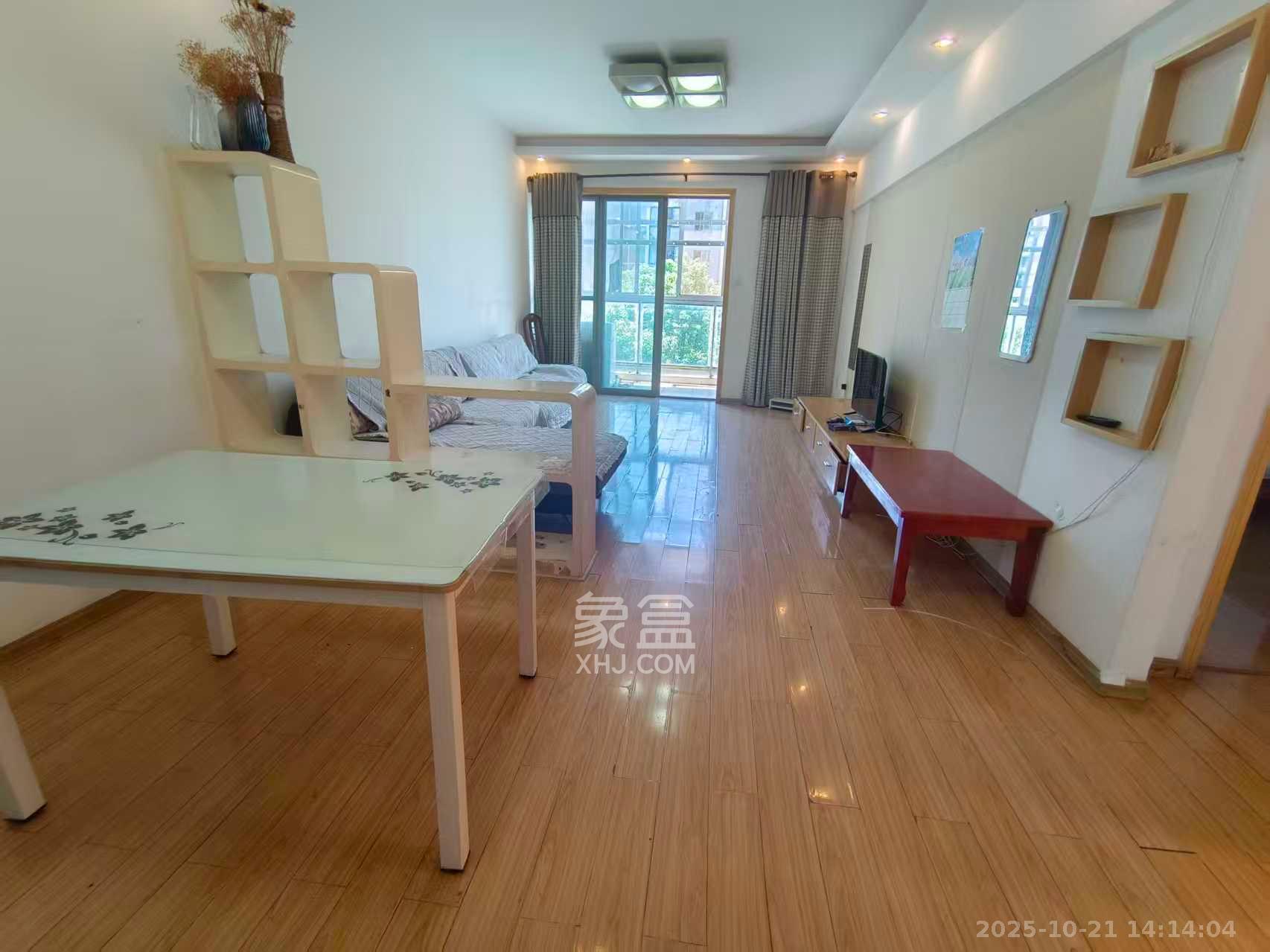 阳光100二期 2室2厅1卫 2400.0元/月 阳光100二期 2室2厅1卫 2400.0元/月室内图