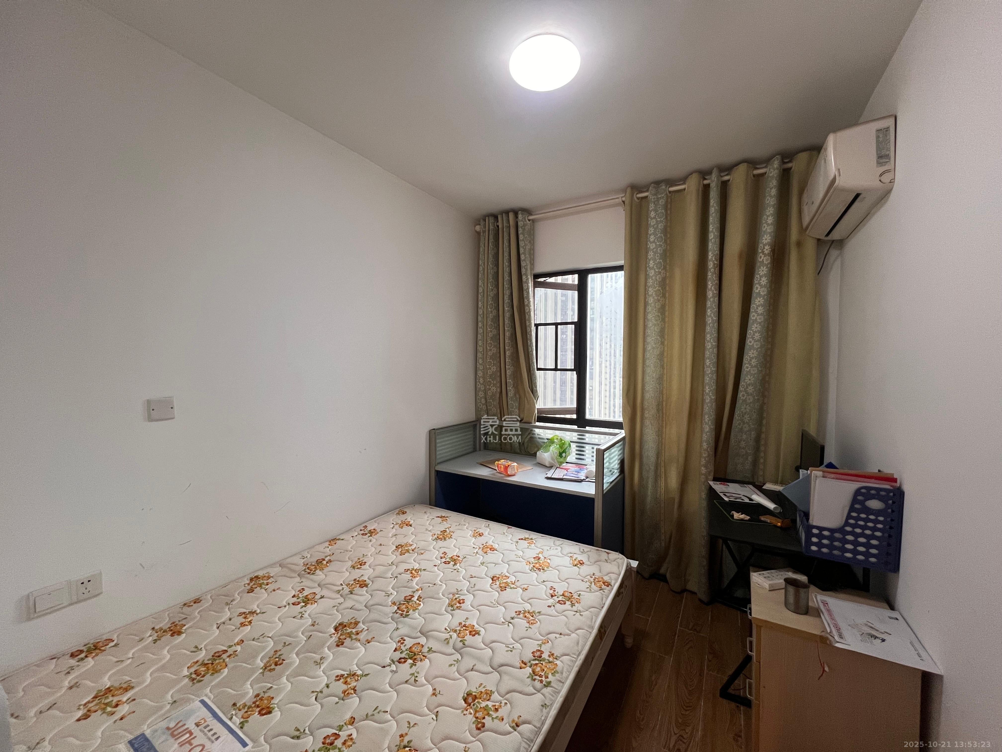 绿地之窗  3室2厅1卫    1900.0元/月室内图