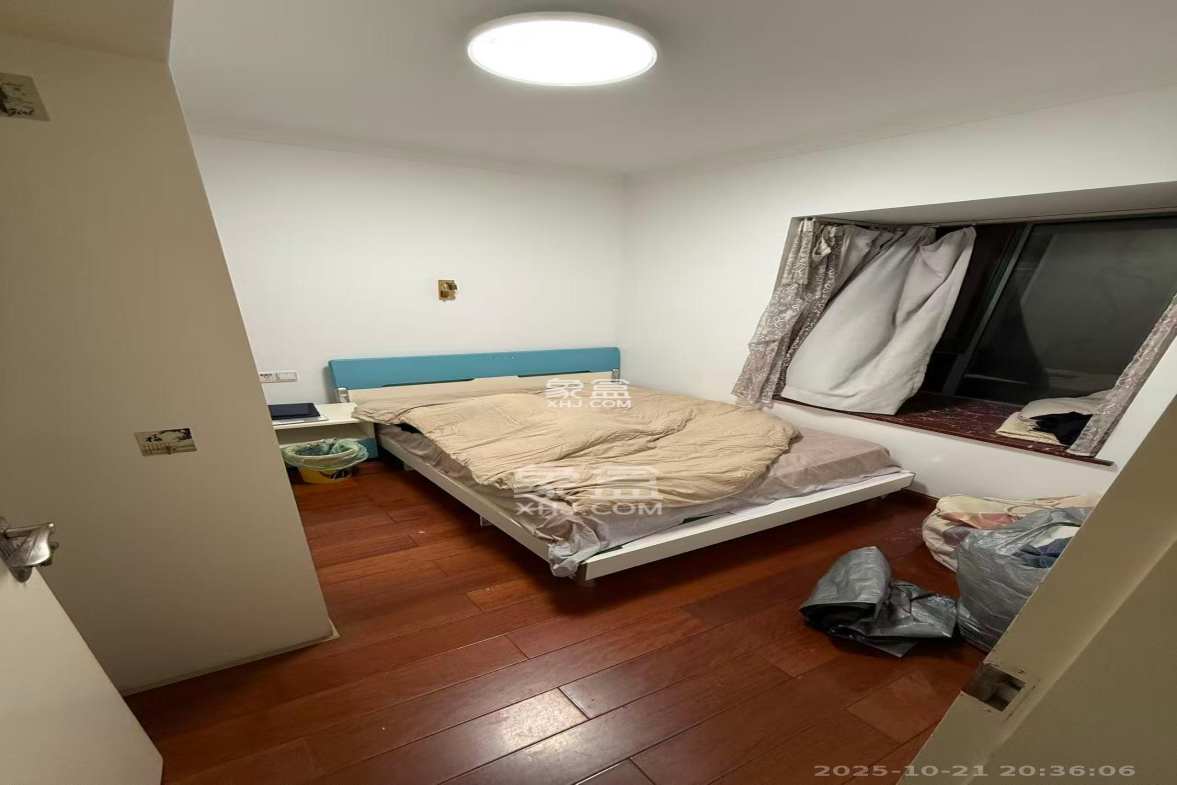 滨江君悦香邸  3室2厅1卫    2500.0元/月 滨江君悦香邸  3室2厅1卫    2500.0元/月室内图