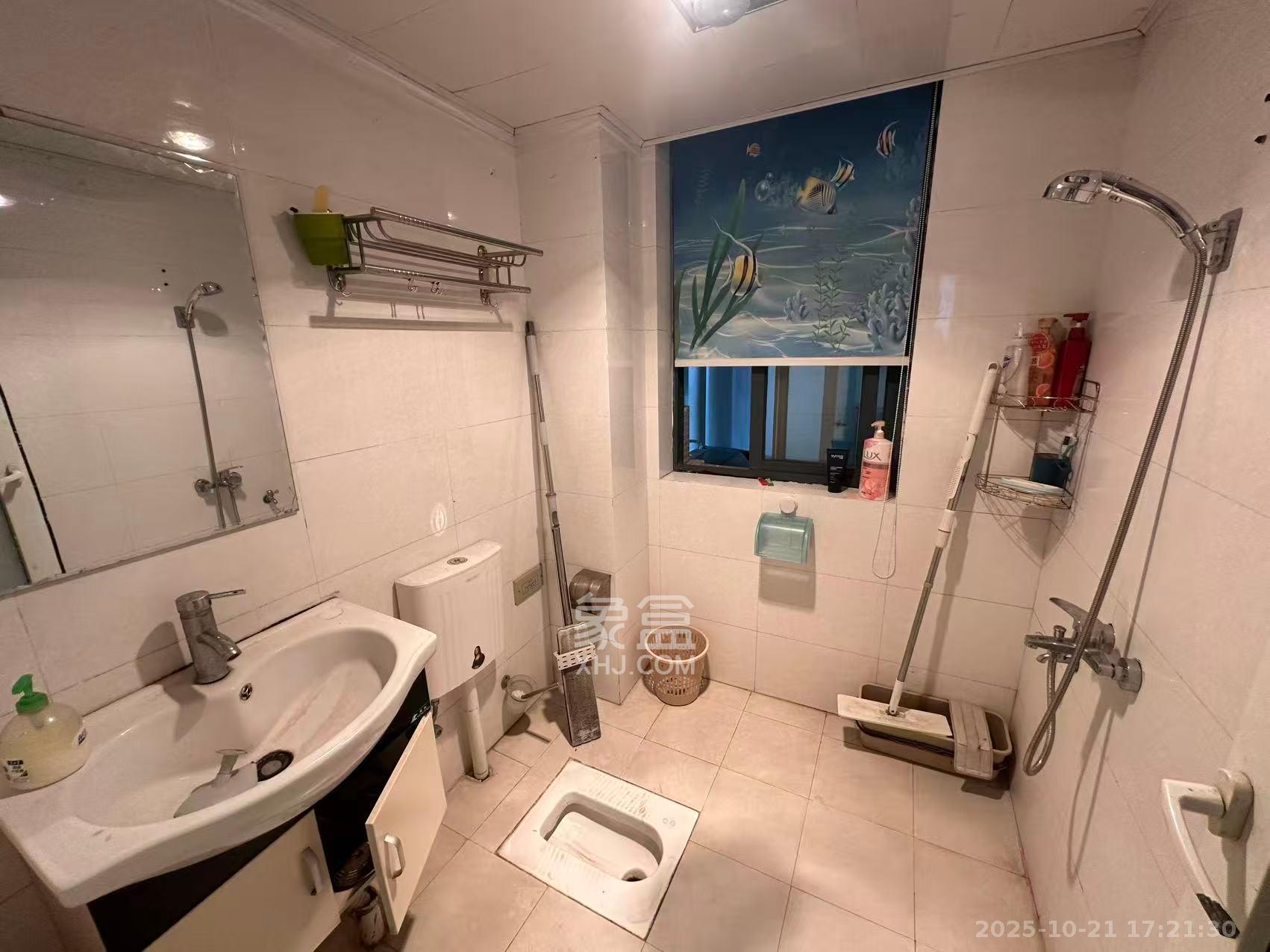 金麓国际  2室2厅1卫    2000.0元/月室内图