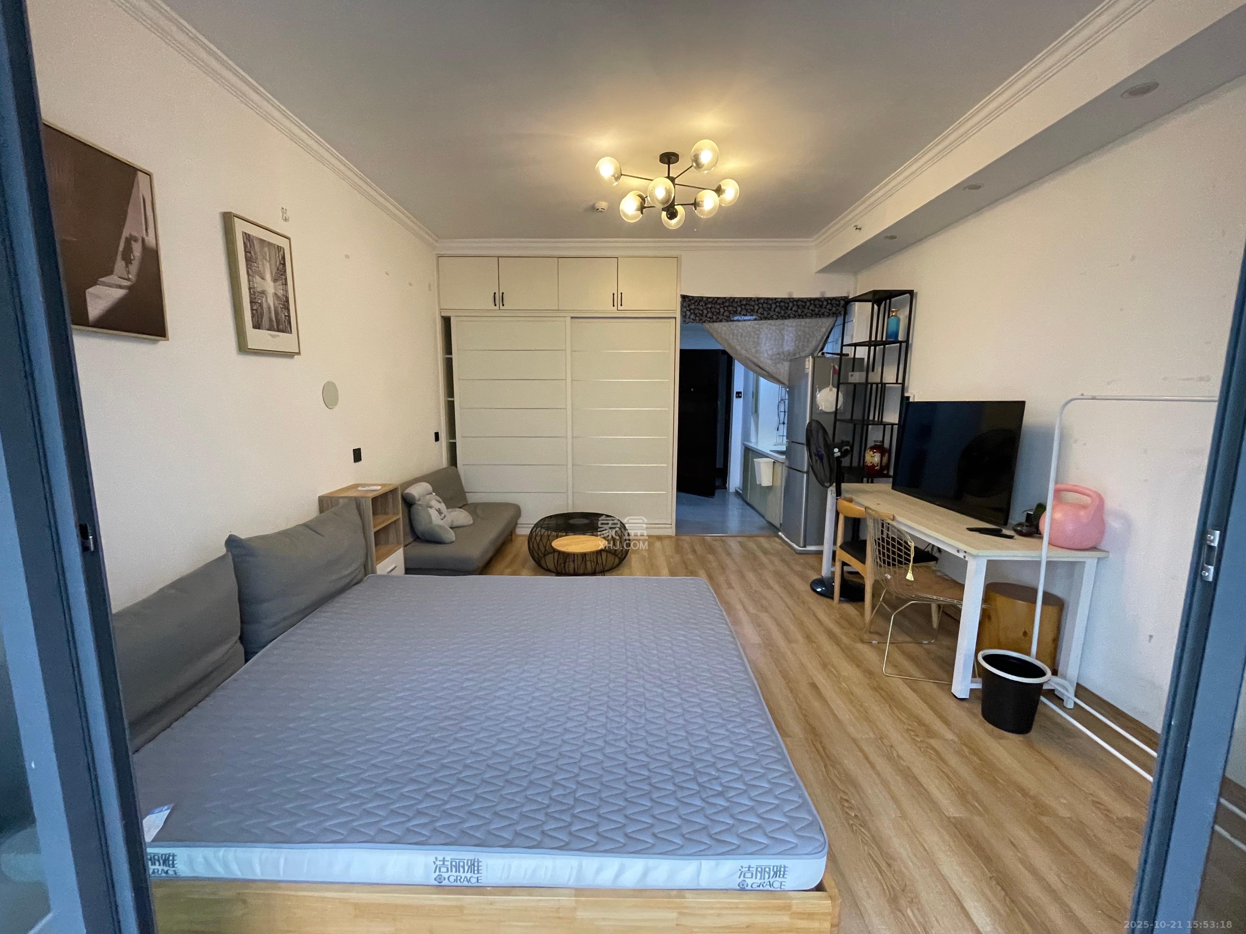 中交里城  1室1厅1卫    1600.0元/月 中交里城  1室1厅1卫    1600.0元/月室内图