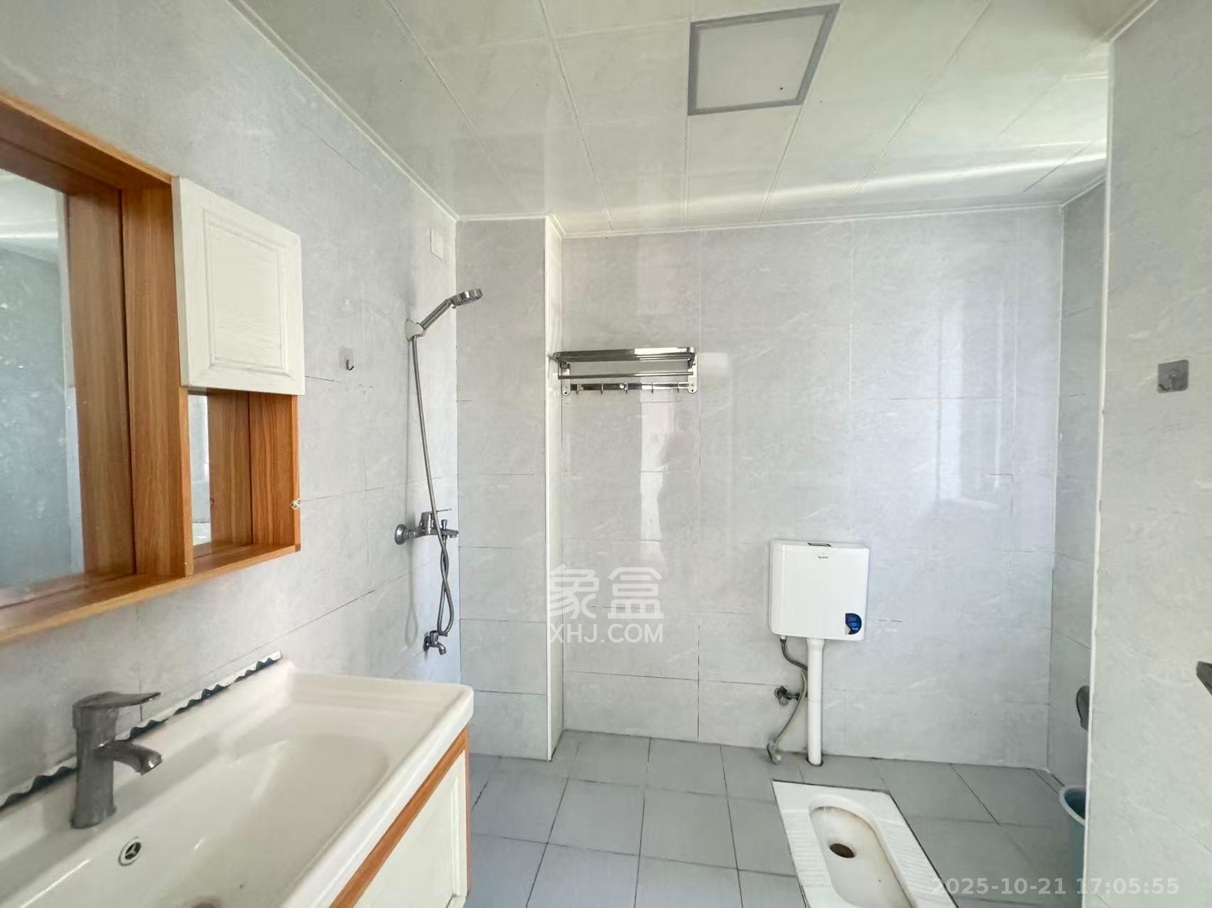 中欣楚天熙苑  3室2厅2卫    2500.0元/月 中欣楚天熙苑  3室2厅2卫    2500.0元/月室内图