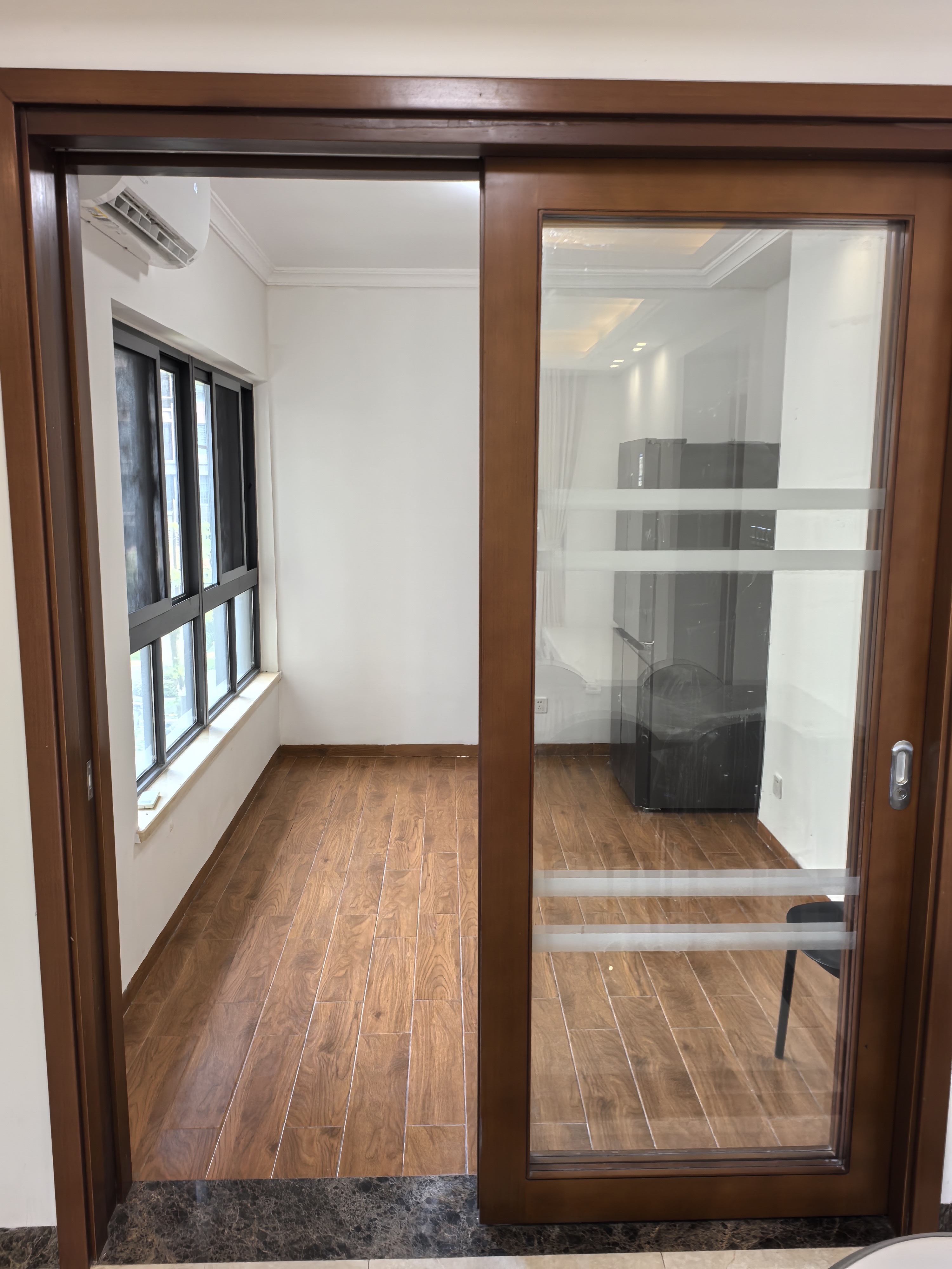 南海幸福汇  4室2厅1卫    2600.0元/月室内图